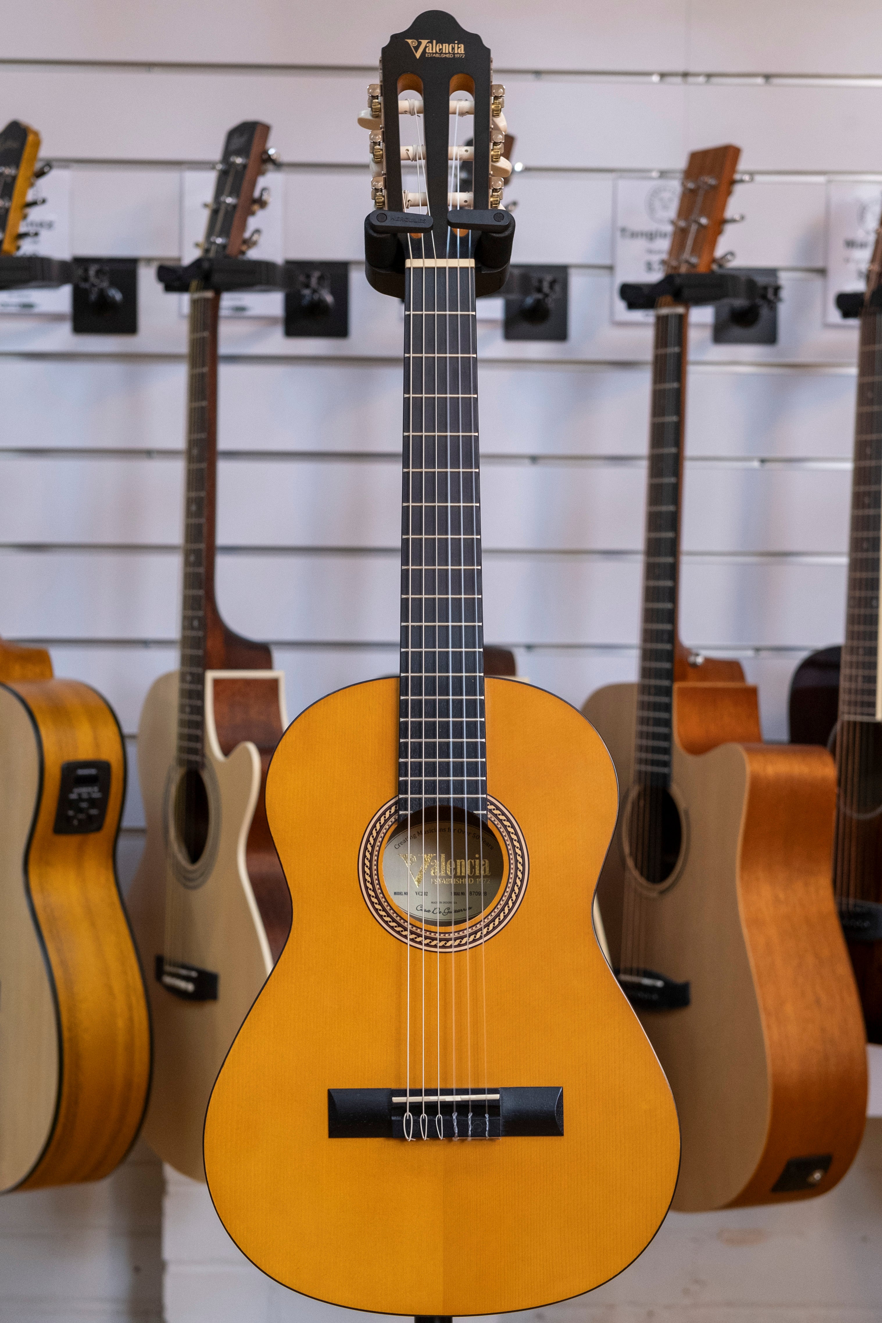 Valencia 200 Series 1/2 Size Nylon String Classical Guitar (Antique Natural)