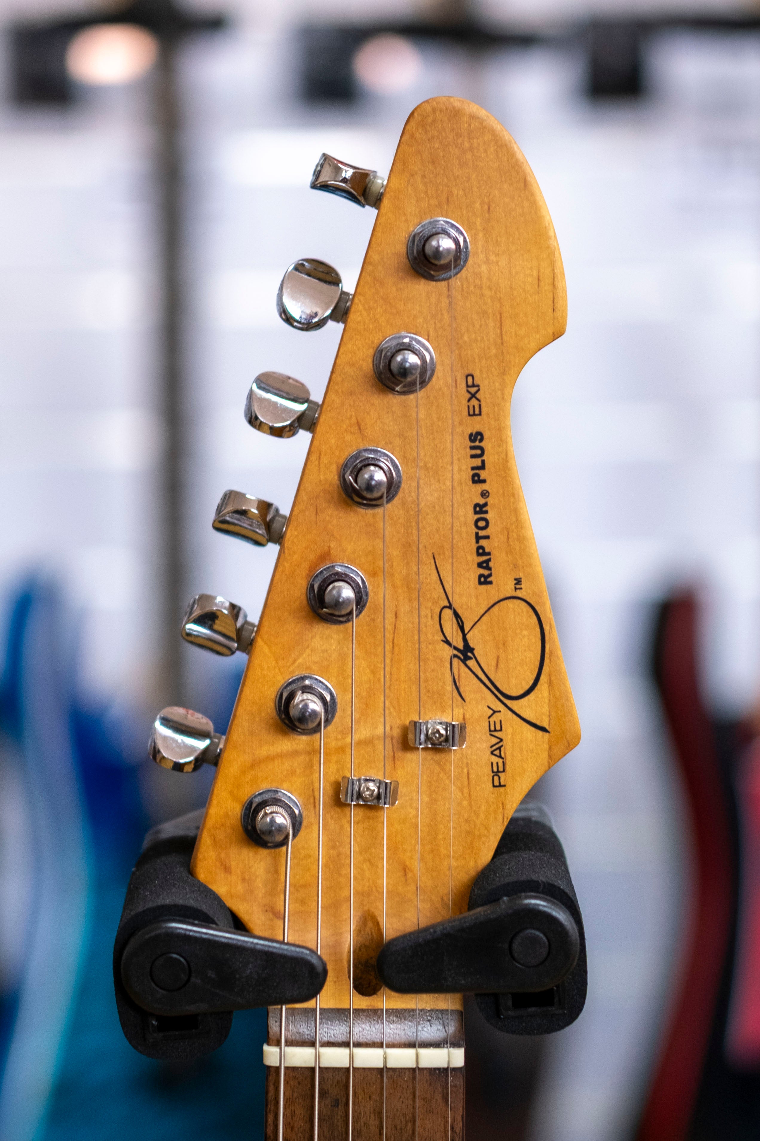 Peavey Raptor Plus EXP Electric Guitar (Sunburst) (Pre-Owned)