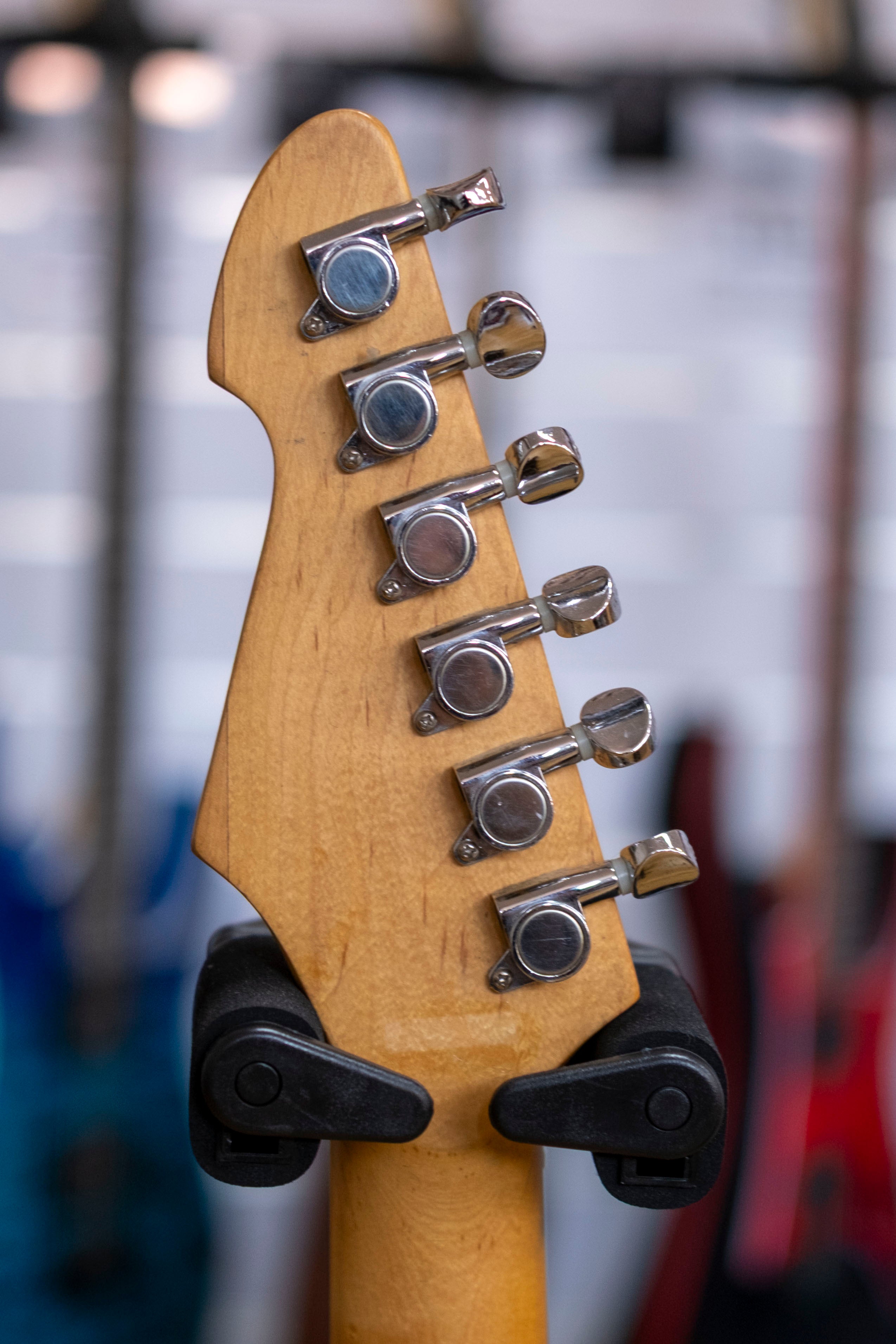 Peavey Raptor Plus EXP Electric Guitar (Sunburst) (Pre-Owned)