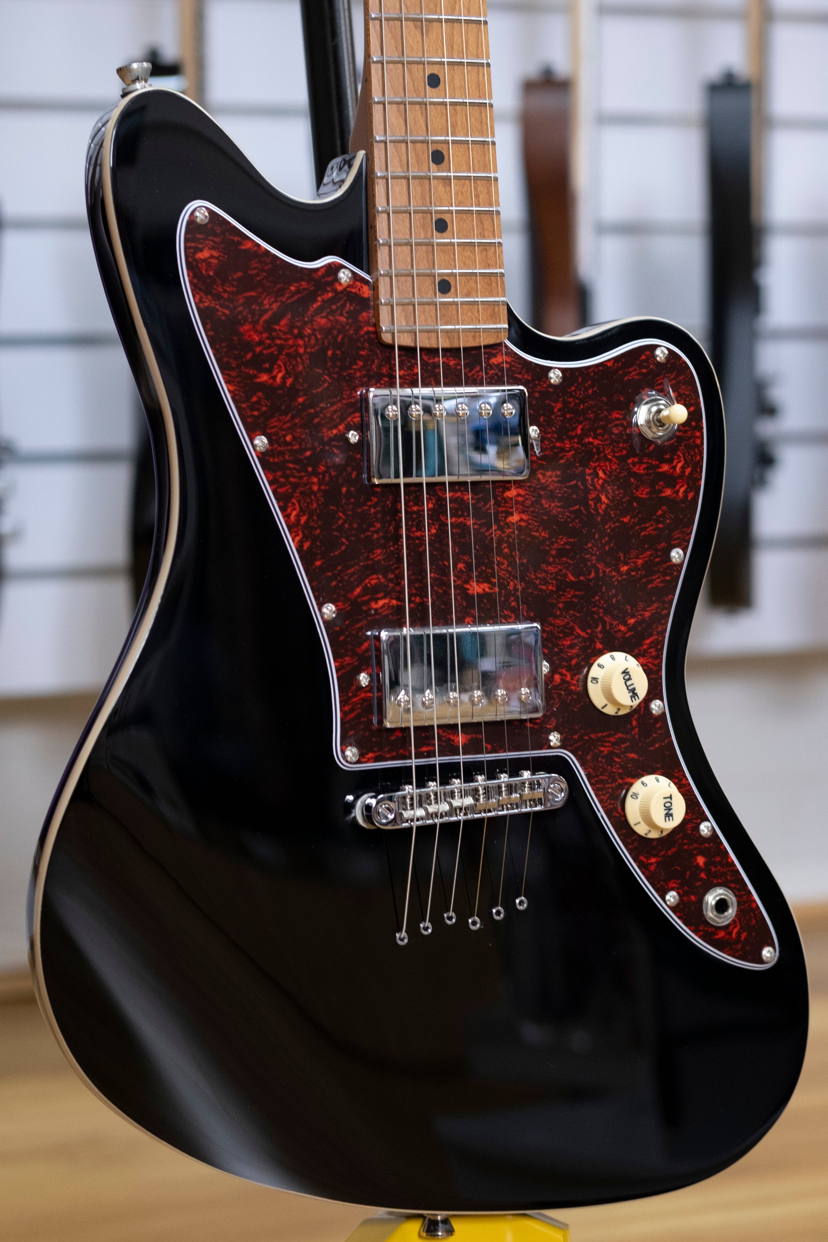 Jet Guitars JJ-350 Electric Guitar (Black)