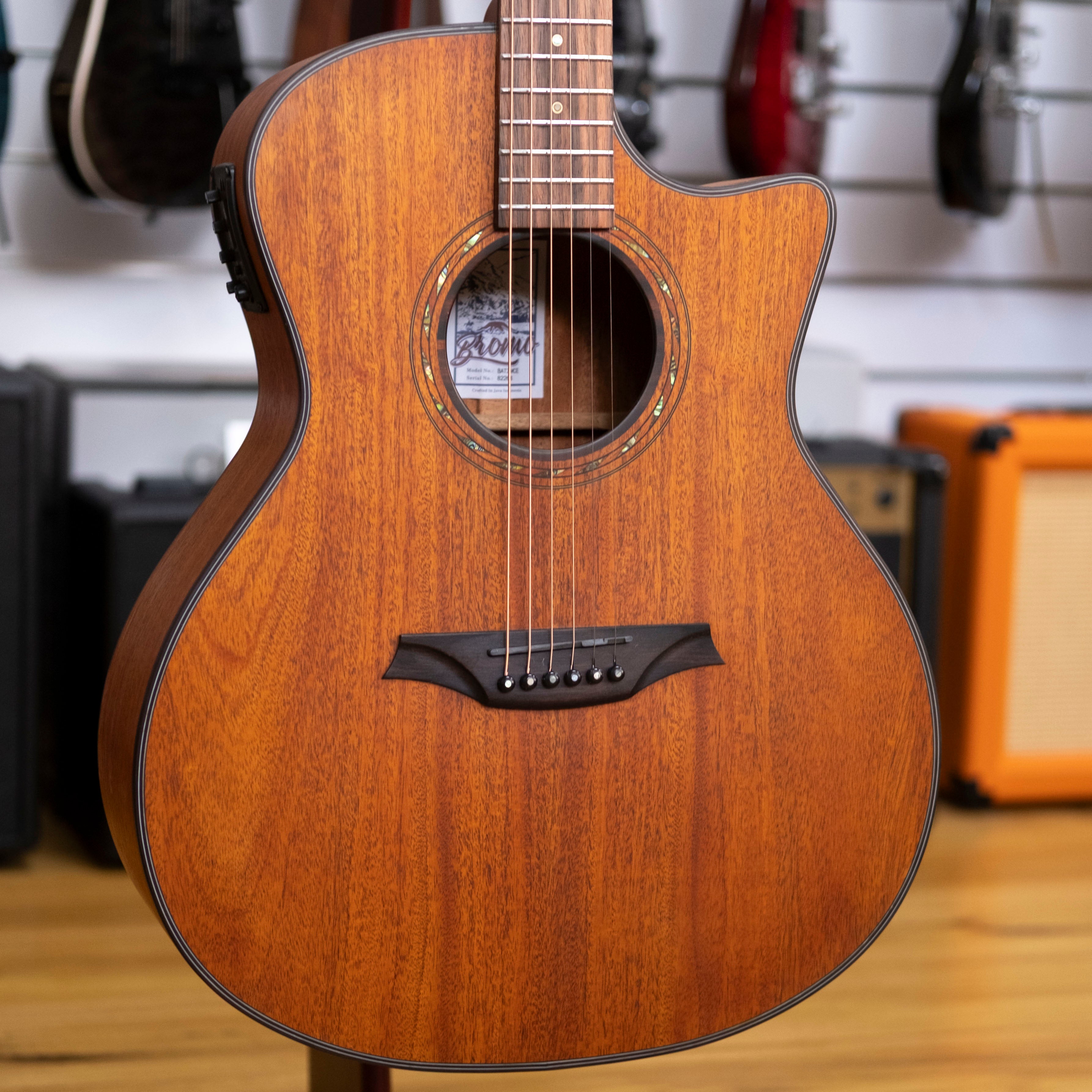 Bromo Tahoma Series Grand Auditorium Acoustic Electric Guitar (Solid Mahogany Top)