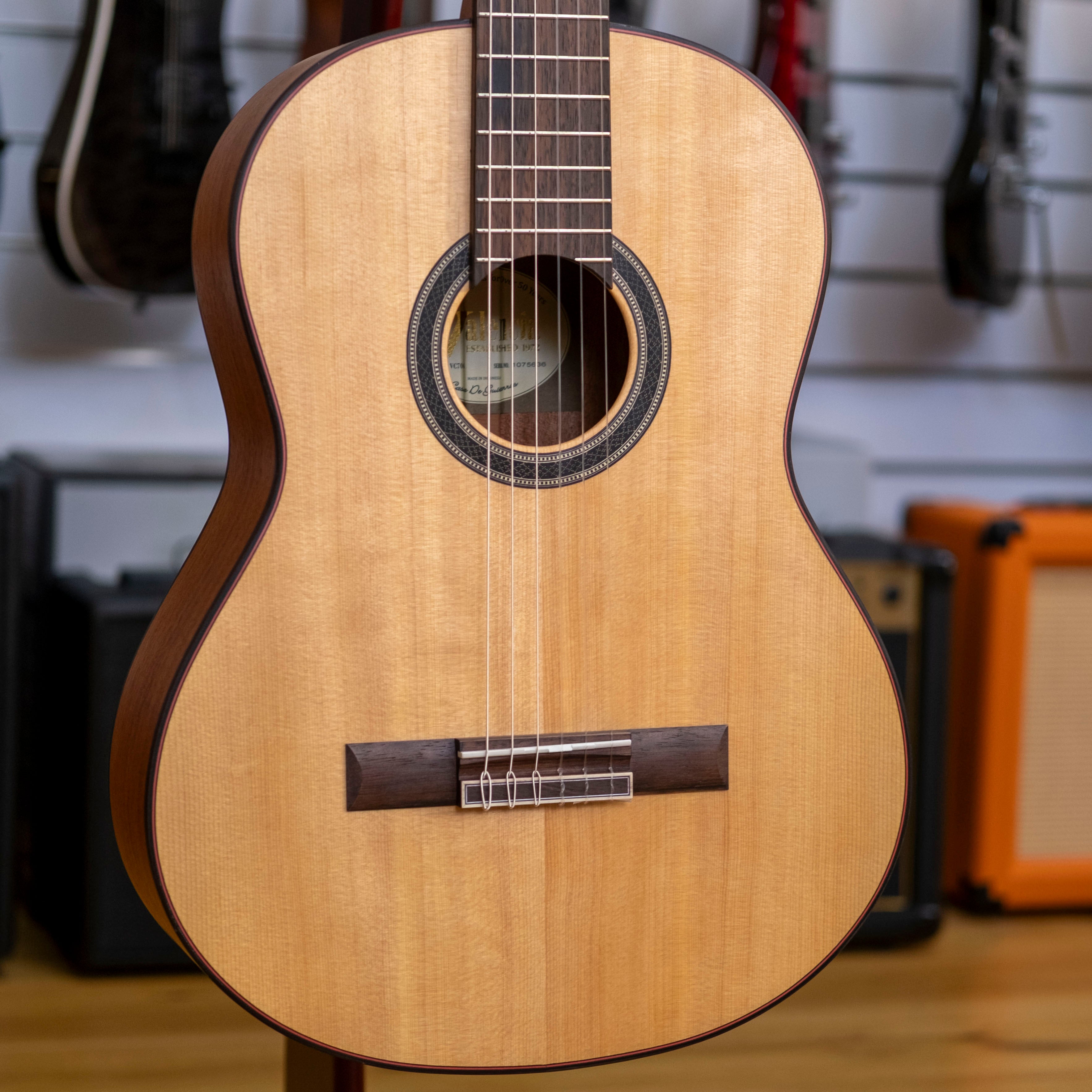 Valencia 700 Series 4/4 Size Nylon String Classical Guitar (Solid Spruce/Mahogany)