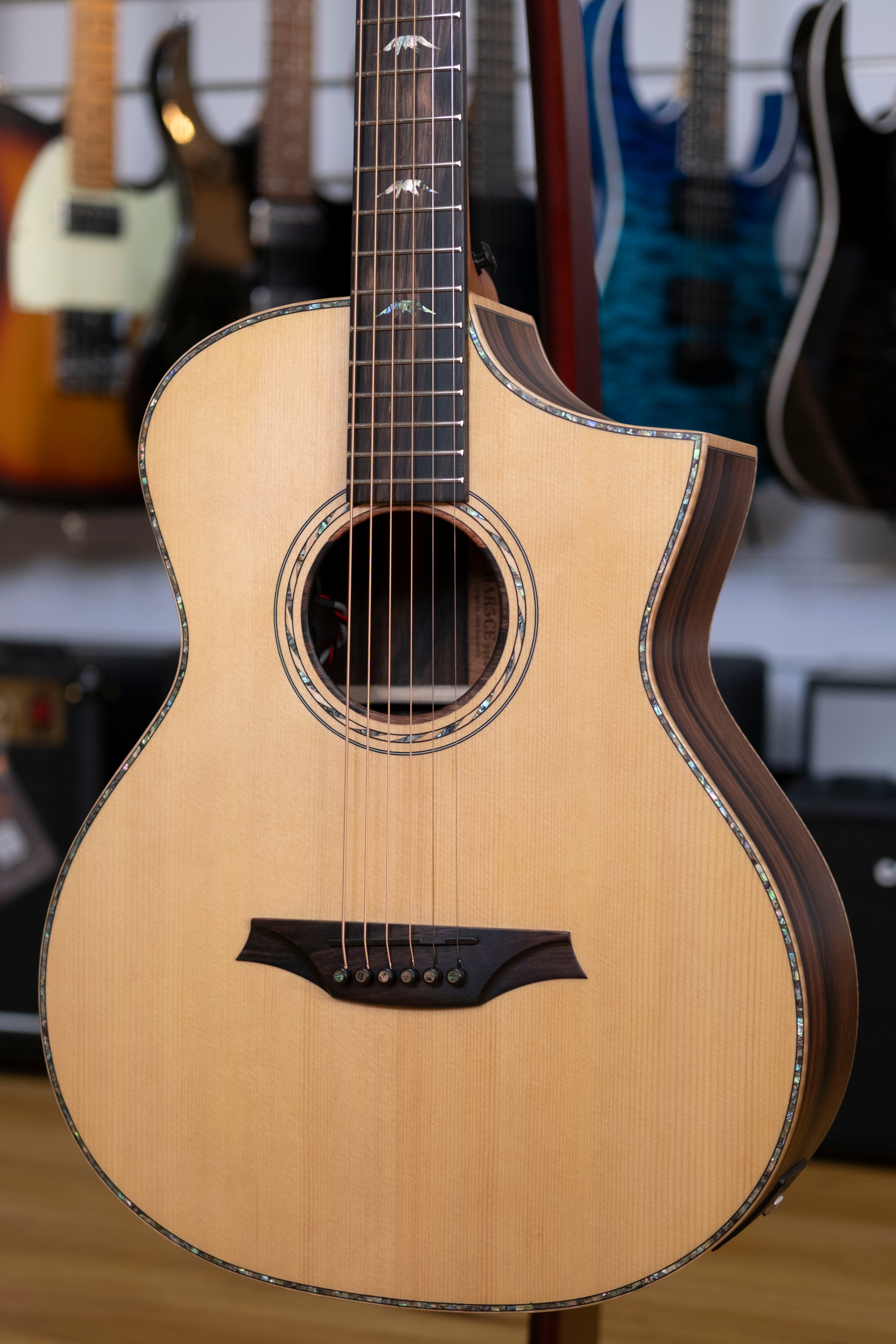 Bromo Rocky Series All Solid Acoustic Electric Guitar with Bag (Spruce/ Amara Ebony)