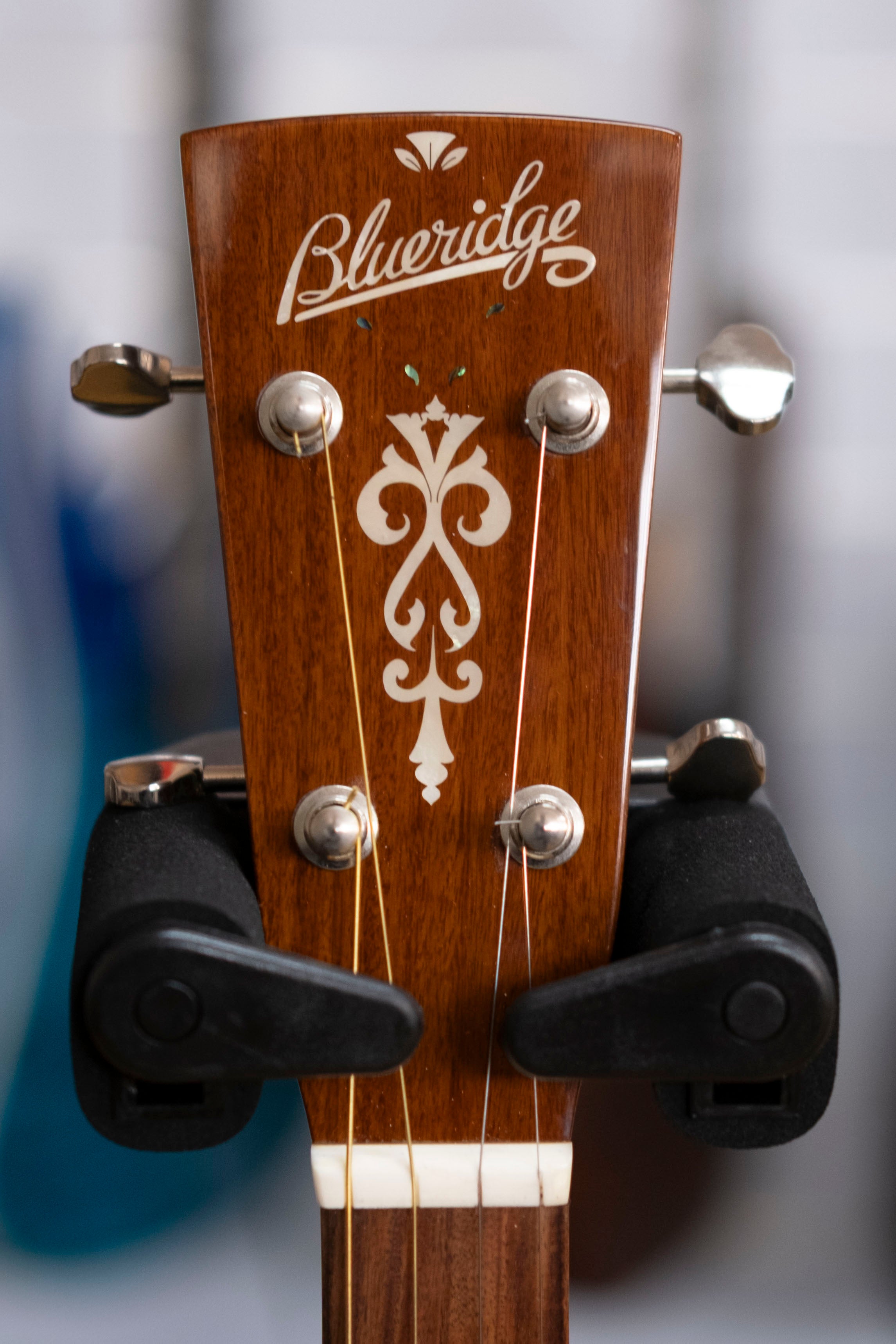 Blueridge BR-40TCE Electric Tenor Guitar with Gig Bag (Pre-Owned)