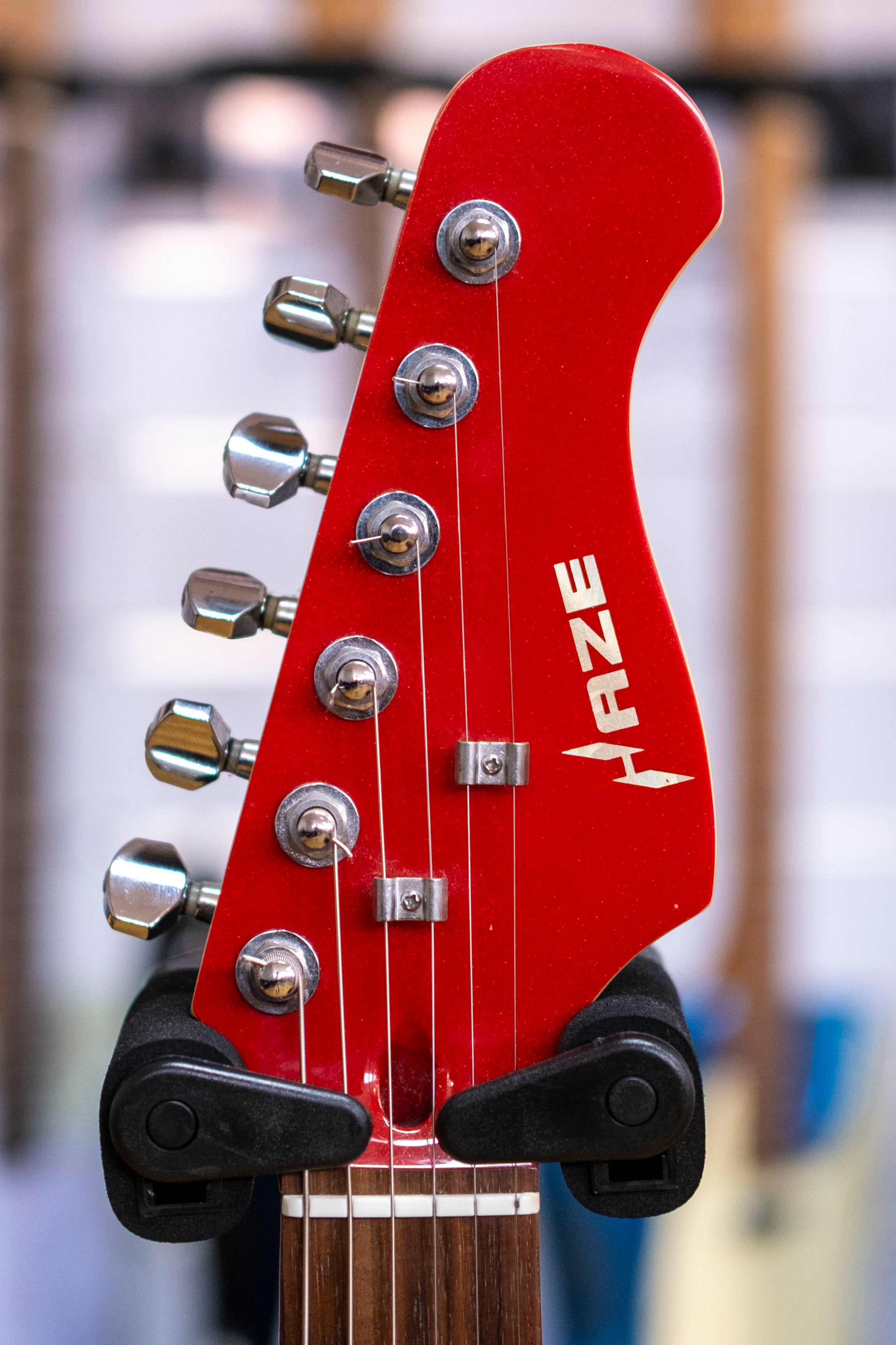 Haze E-211 Electric Guitar (Candy Apple Red) (Pre-Owned)
