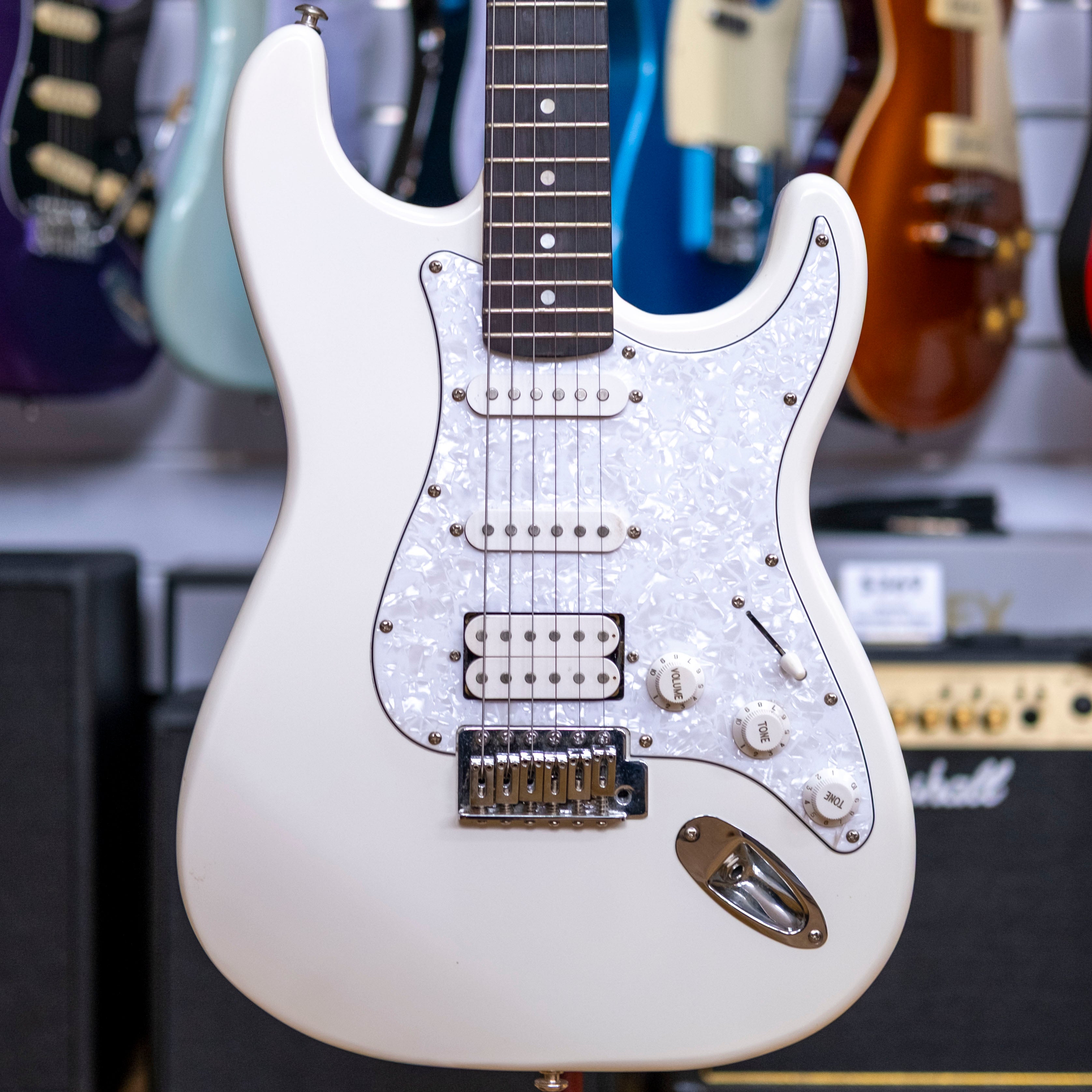 Haze E-211 Electric Guitar (Arctic White) (Pre-Owned)