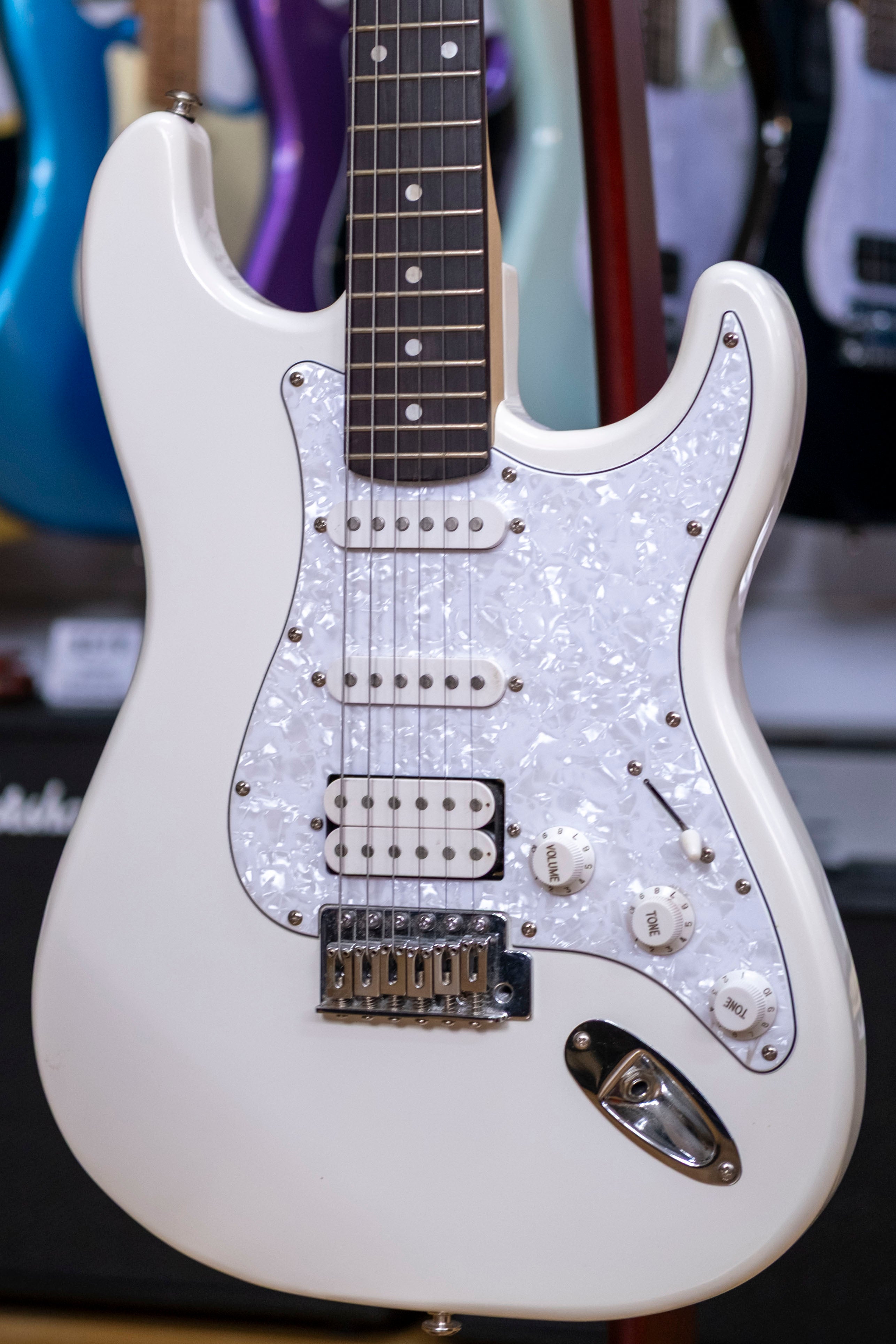 Haze E-211 Electric Guitar (Arctic White) (Pre-Owned)