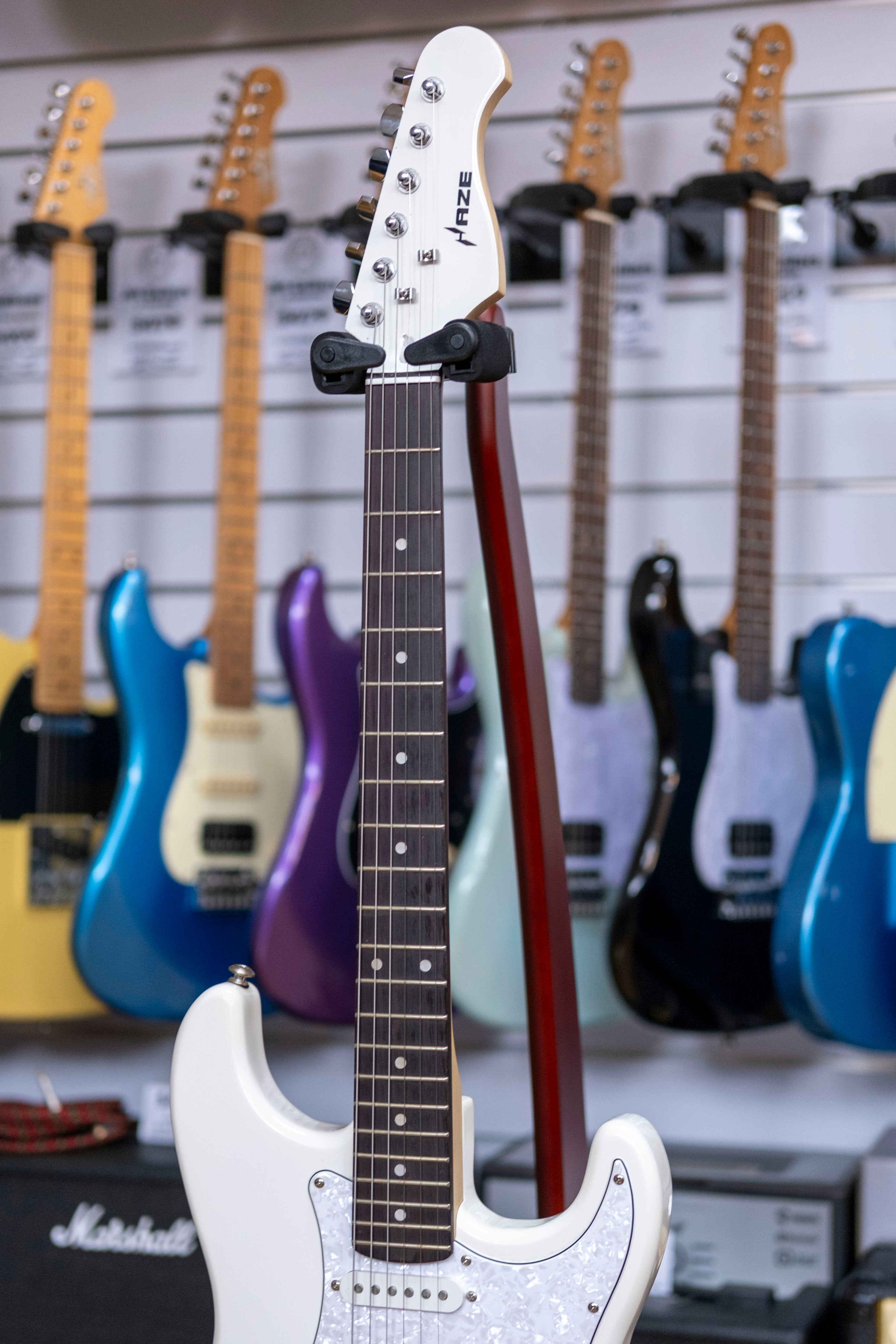 Haze E-211 Electric Guitar (Arctic White) (Pre-Owned)