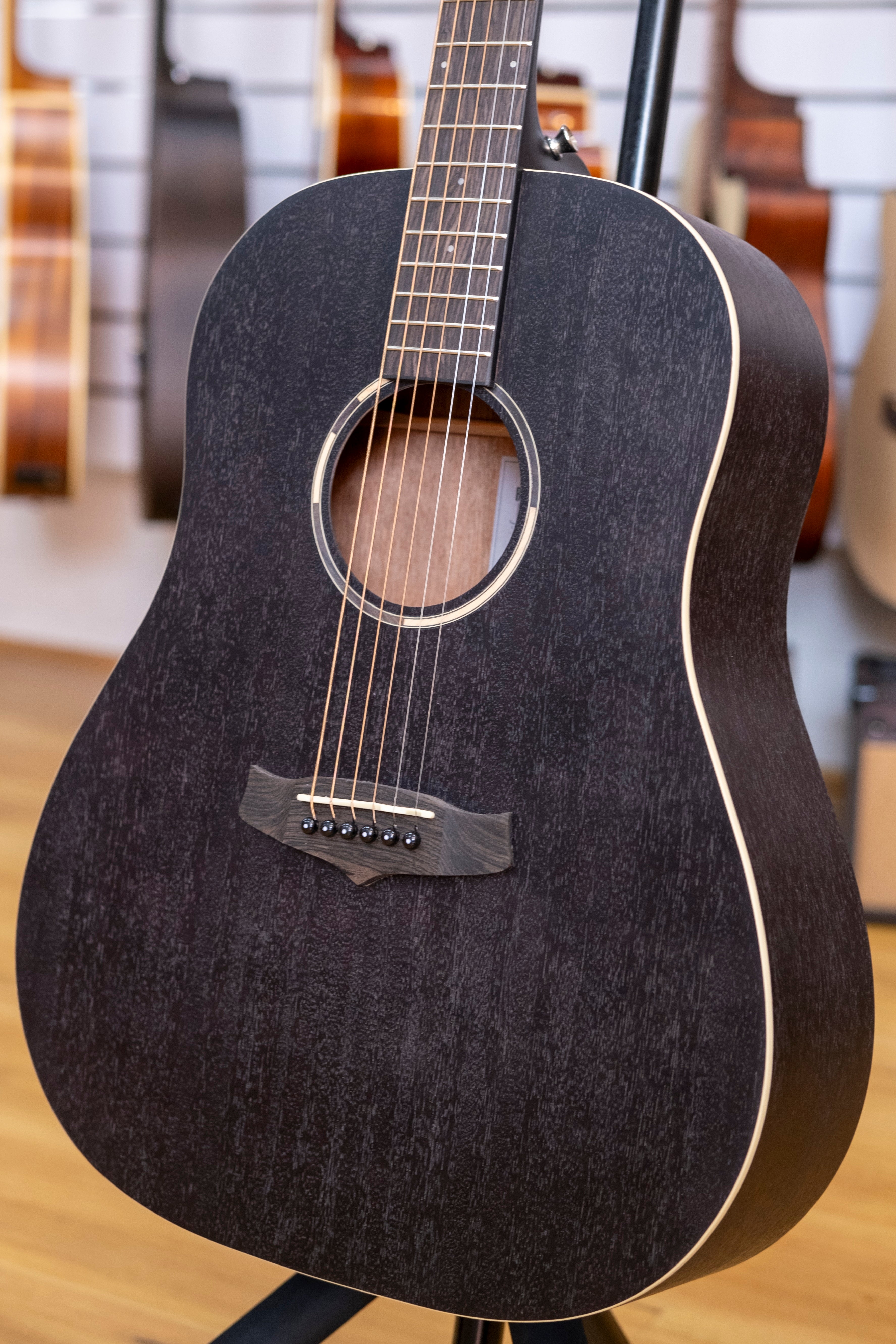 Tanglewood Blackbird Series Sloped Shoulder Acoustic Electric Guitar with DCM Polyfoam Hardcase
