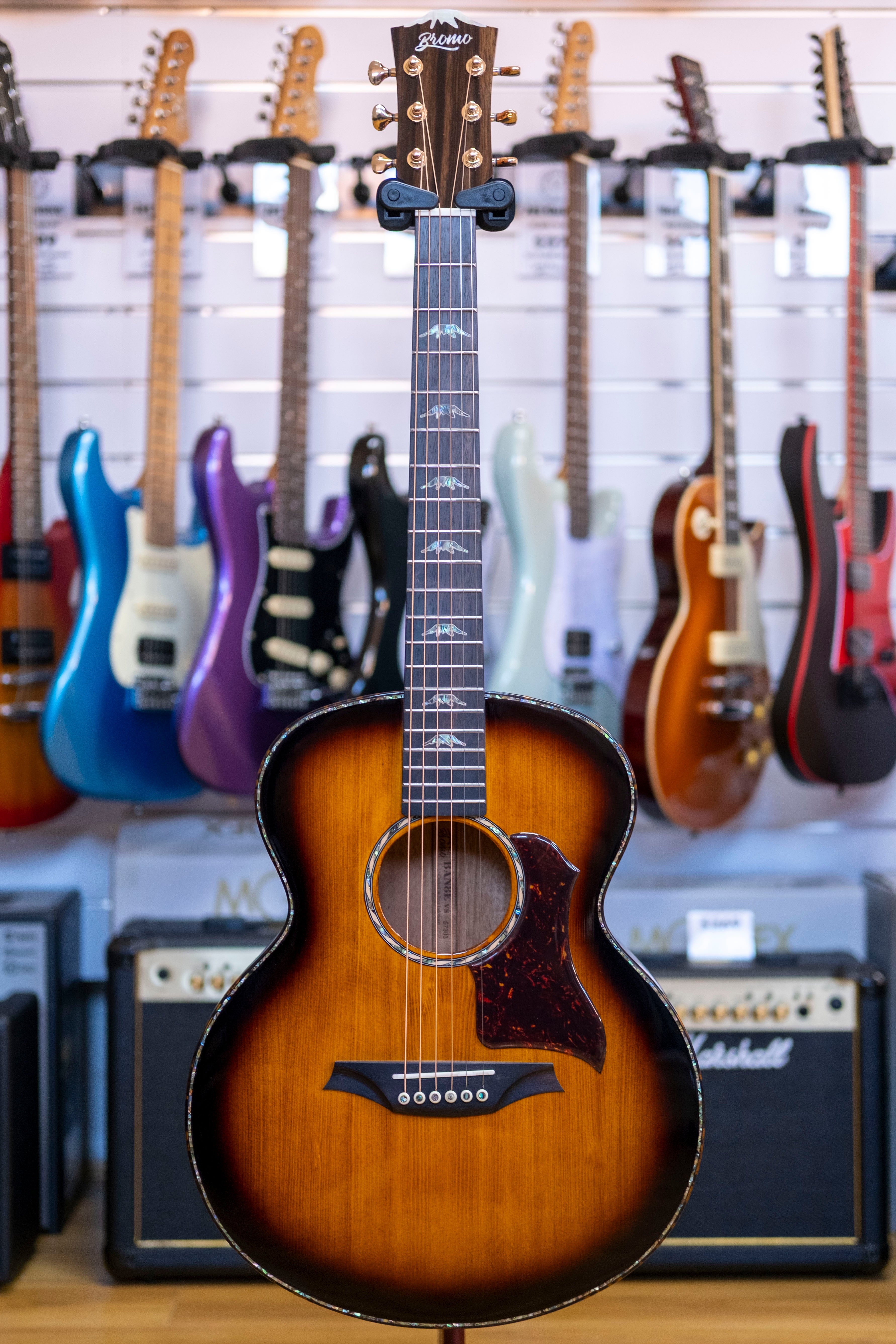 Bromo Denali Mini Jumbo Acoustic Electric Guitar (Solid Spruce Top/Flamed Okoume)