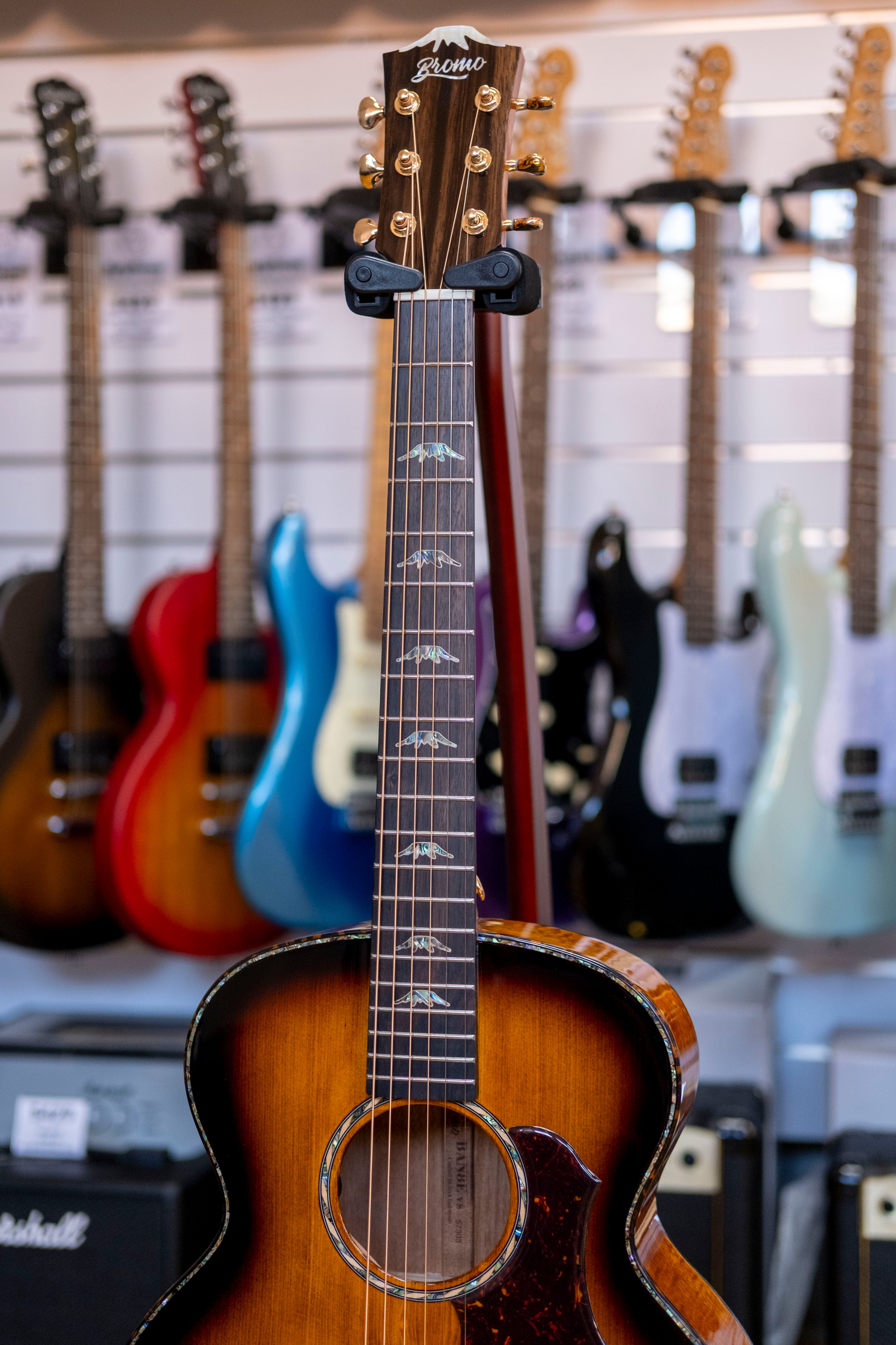 Bromo Denali Mini Jumbo Acoustic Electric Guitar (Solid Spruce Top/Flamed Okoume)