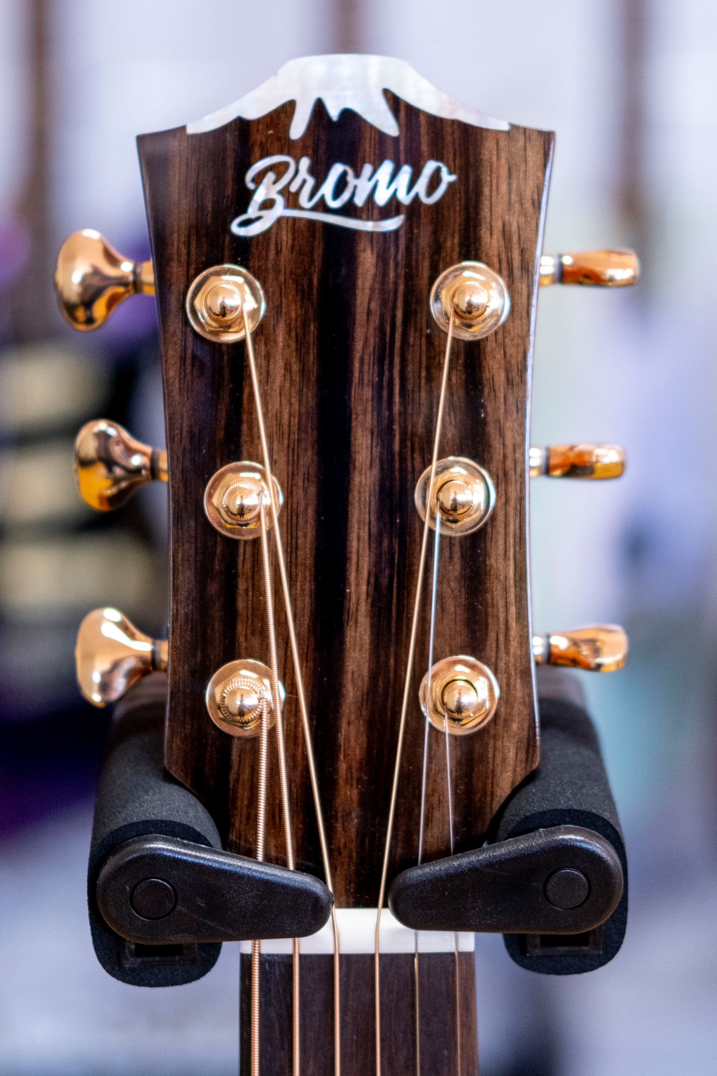 Bromo Denali Mini Jumbo Acoustic Electric Guitar (Solid Spruce Top/Flamed Okoume)
