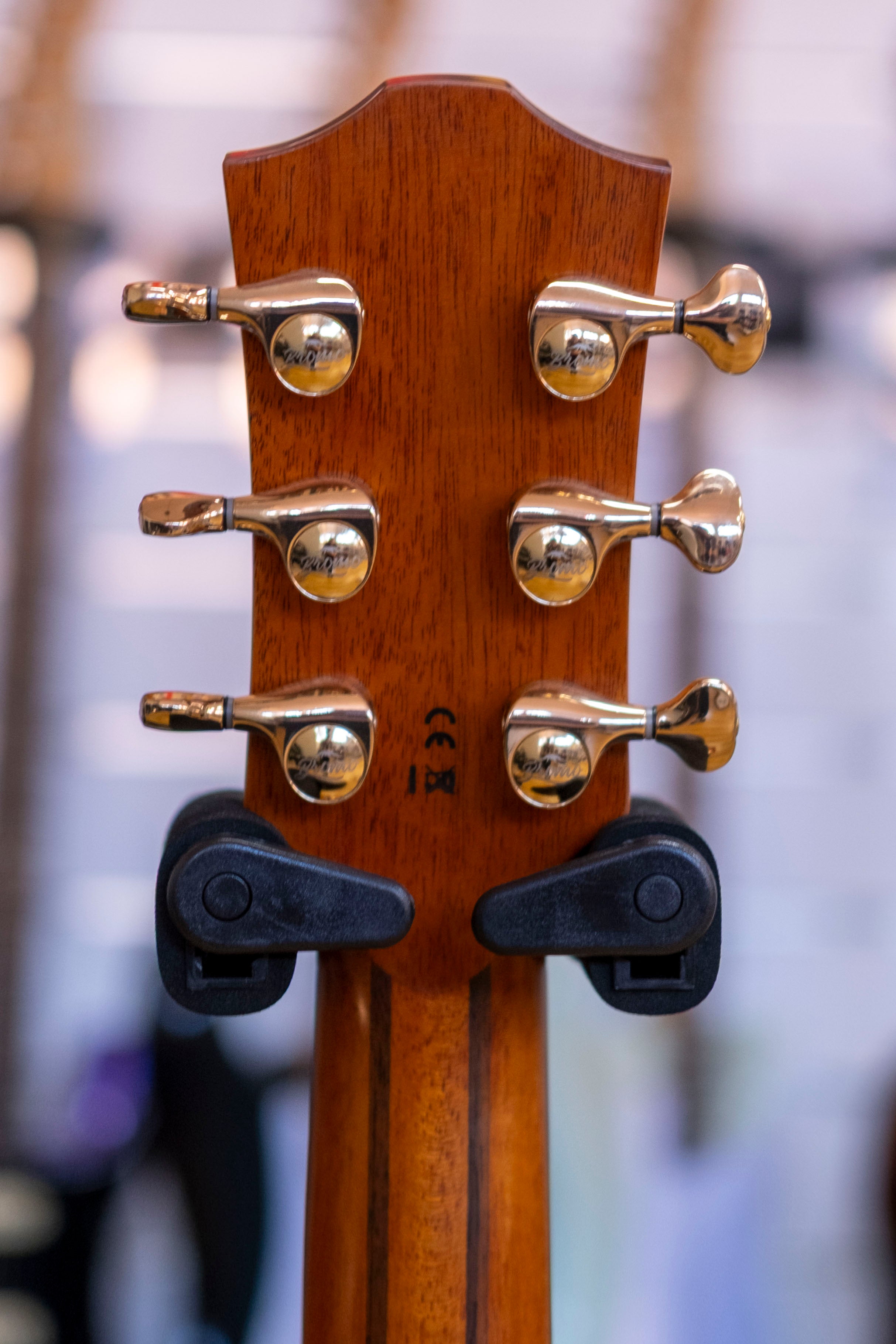 Bromo Denali Mini Jumbo Acoustic Electric Guitar (Solid Spruce Top/Flamed Okoume)