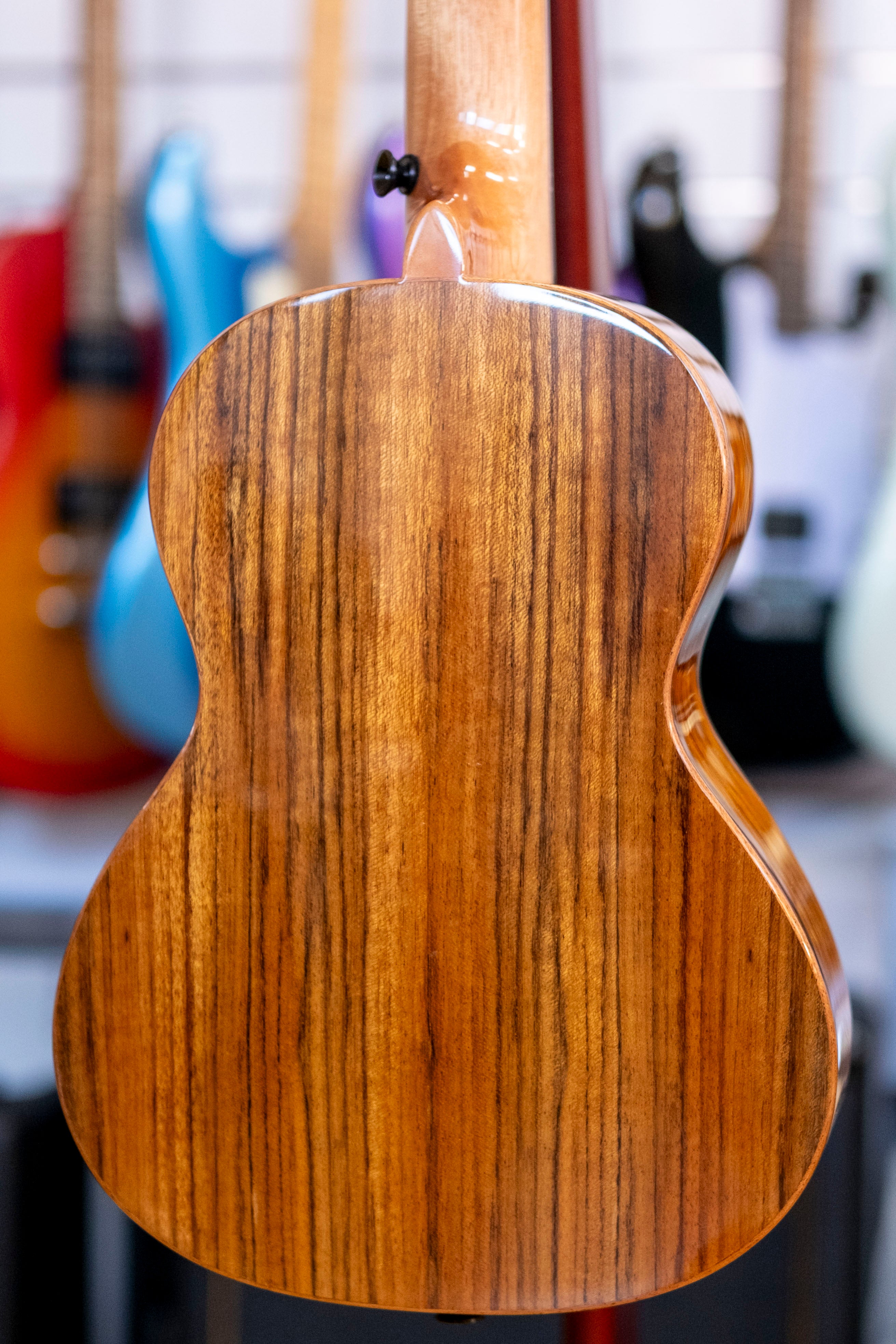 Barnes & Mullins Tenor Ukulele (Walnut)