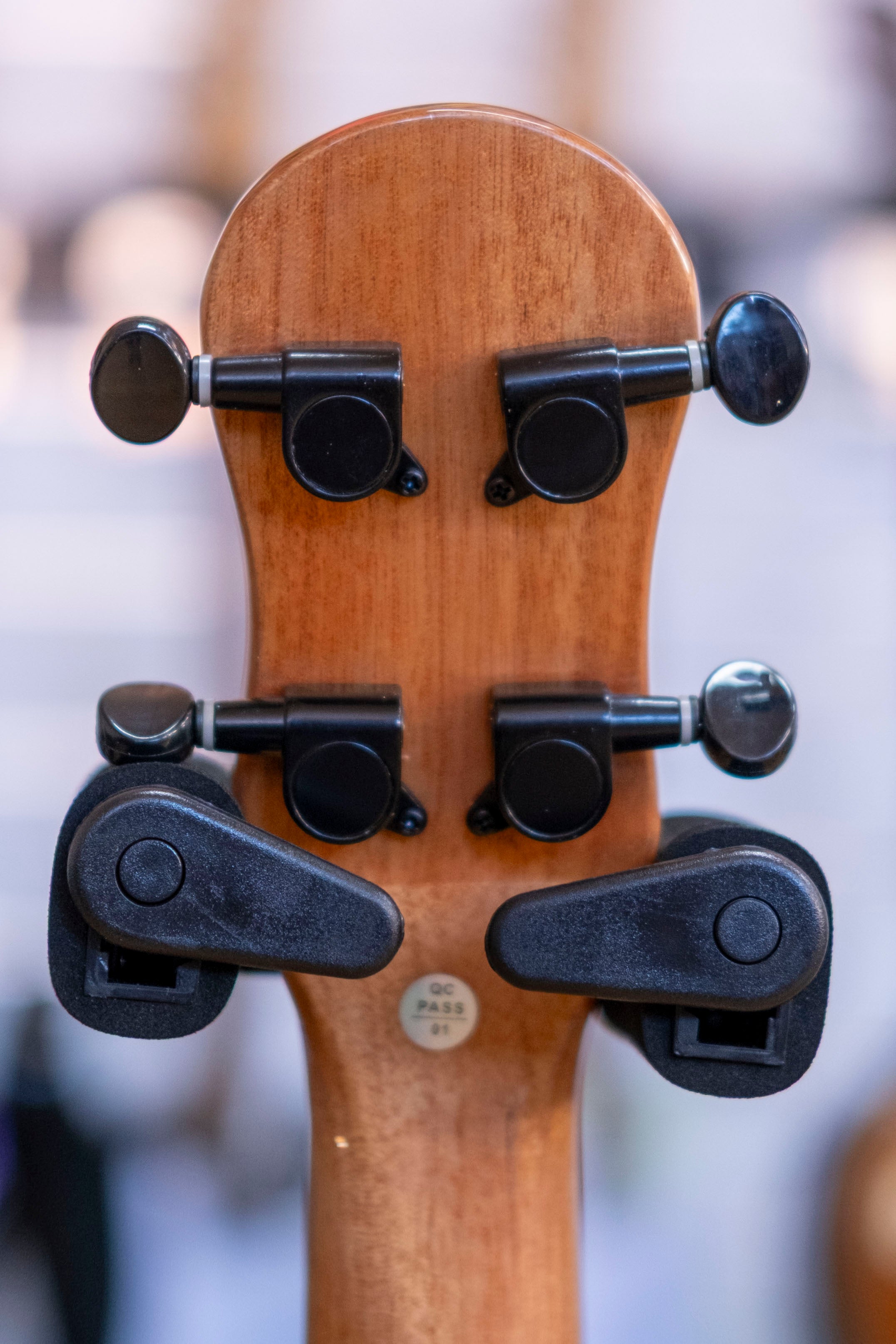 Barnes & Mullins Tenor Ukulele (Walnut)