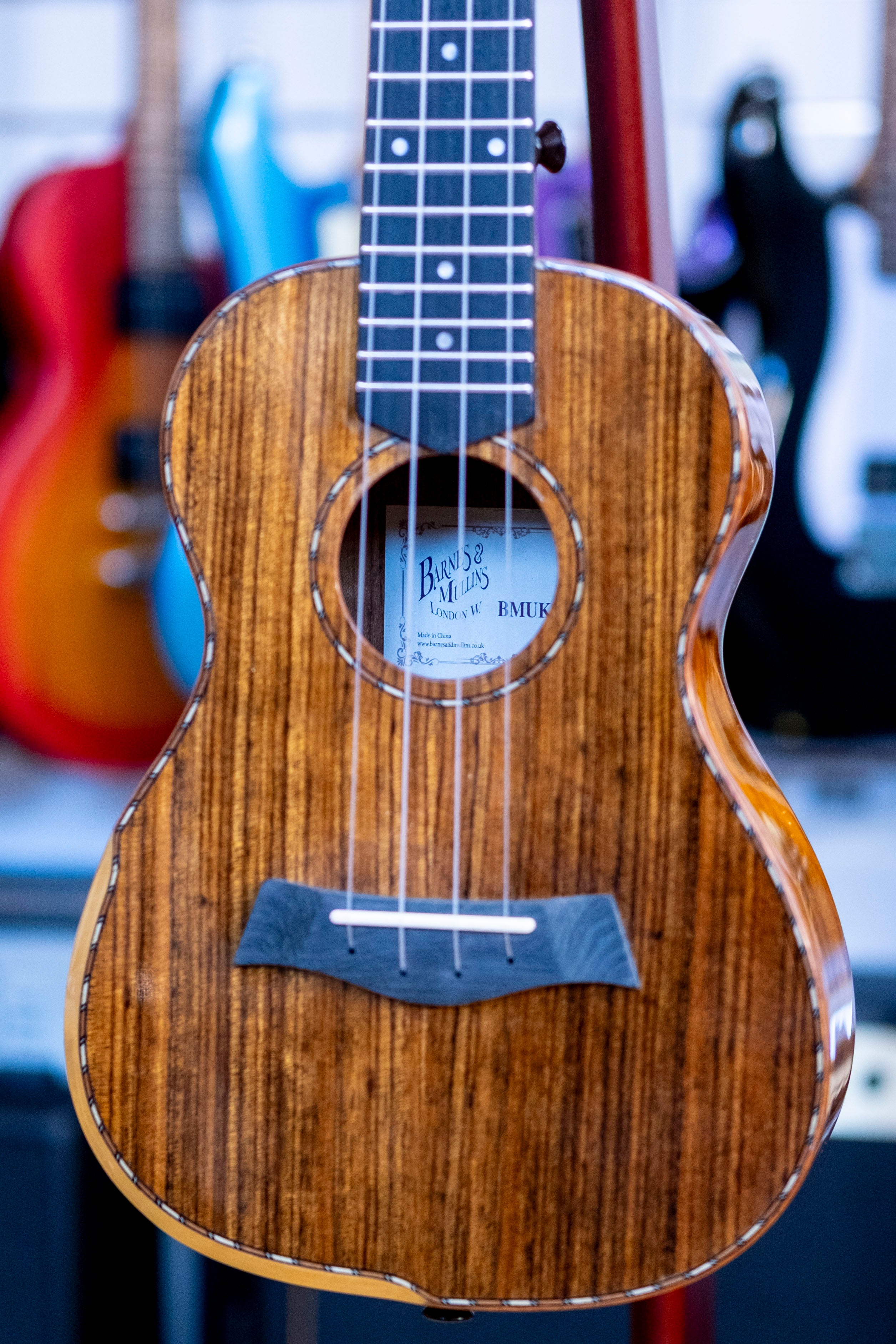 Barnes & Mullins Concert Ukulele (Walnut)