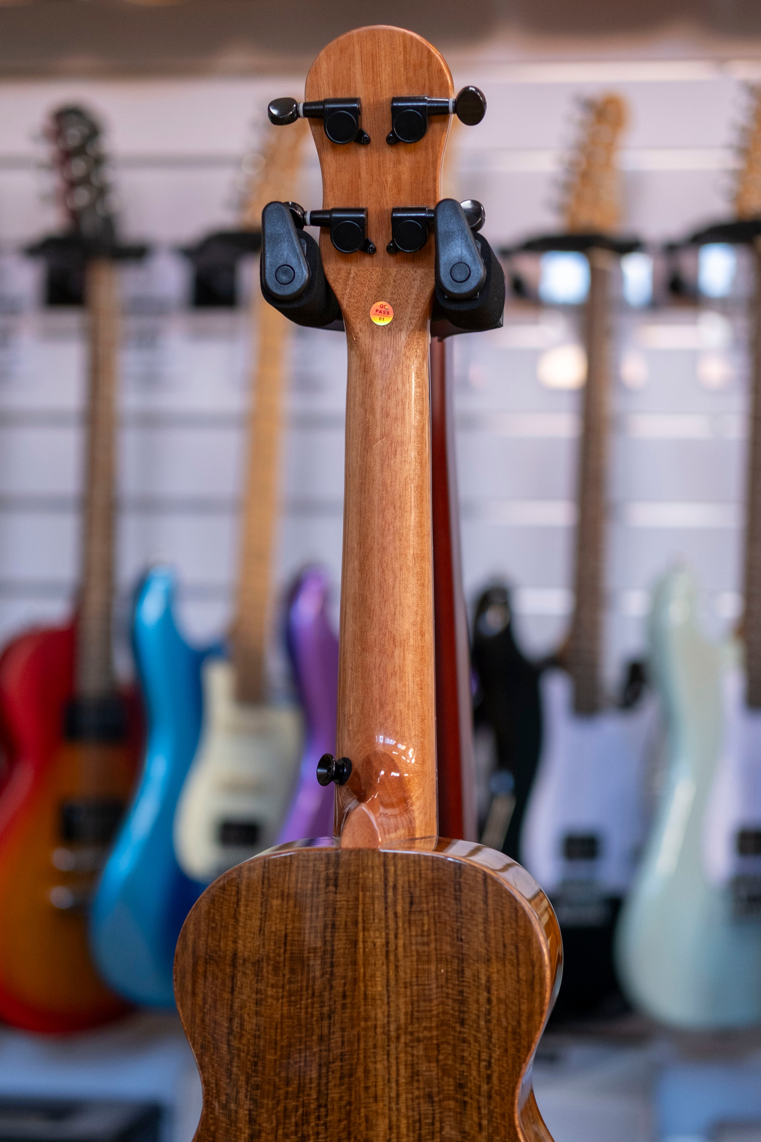 Barnes & Mullins Concert Ukulele (Walnut)