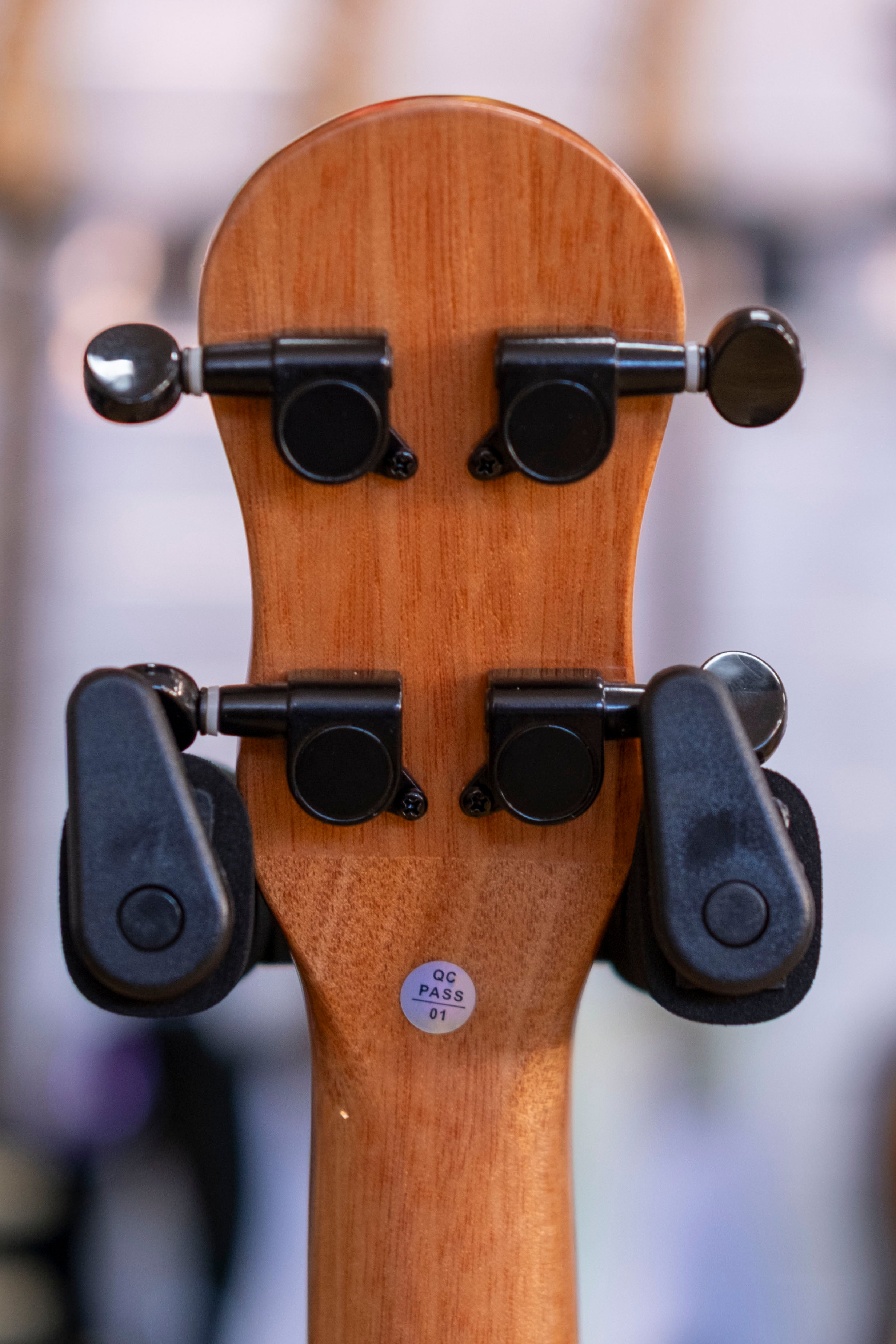 Barnes & Mullins Concert Ukulele (Walnut)
