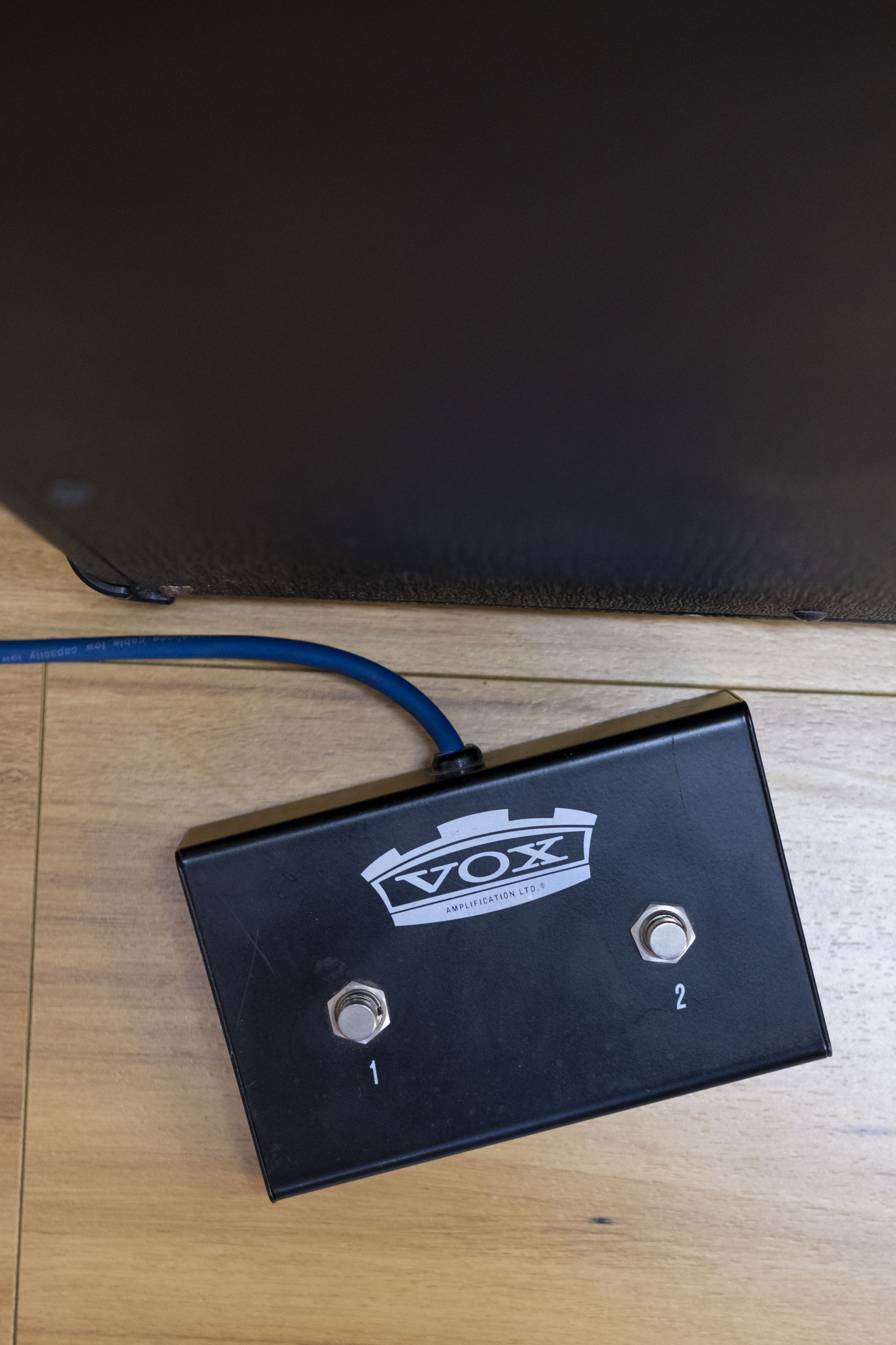 Vox AD100VTH 100-Watt Head and Vox 4x12" Speaker Cabinet with Footswitch (Pre-Owned)