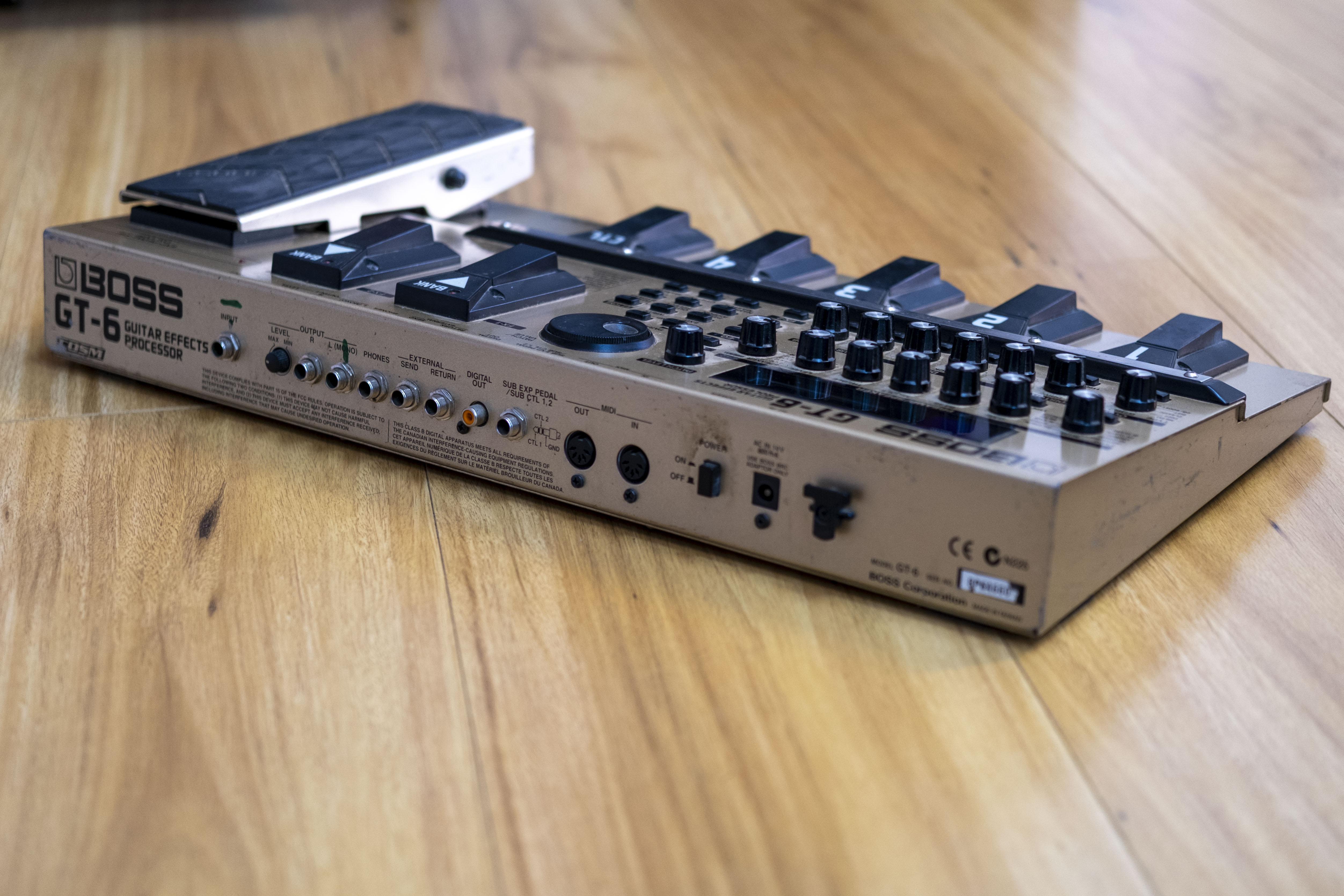 Boss GT-6 Guitar Multi-Effects Pedal (Pre-Owned)