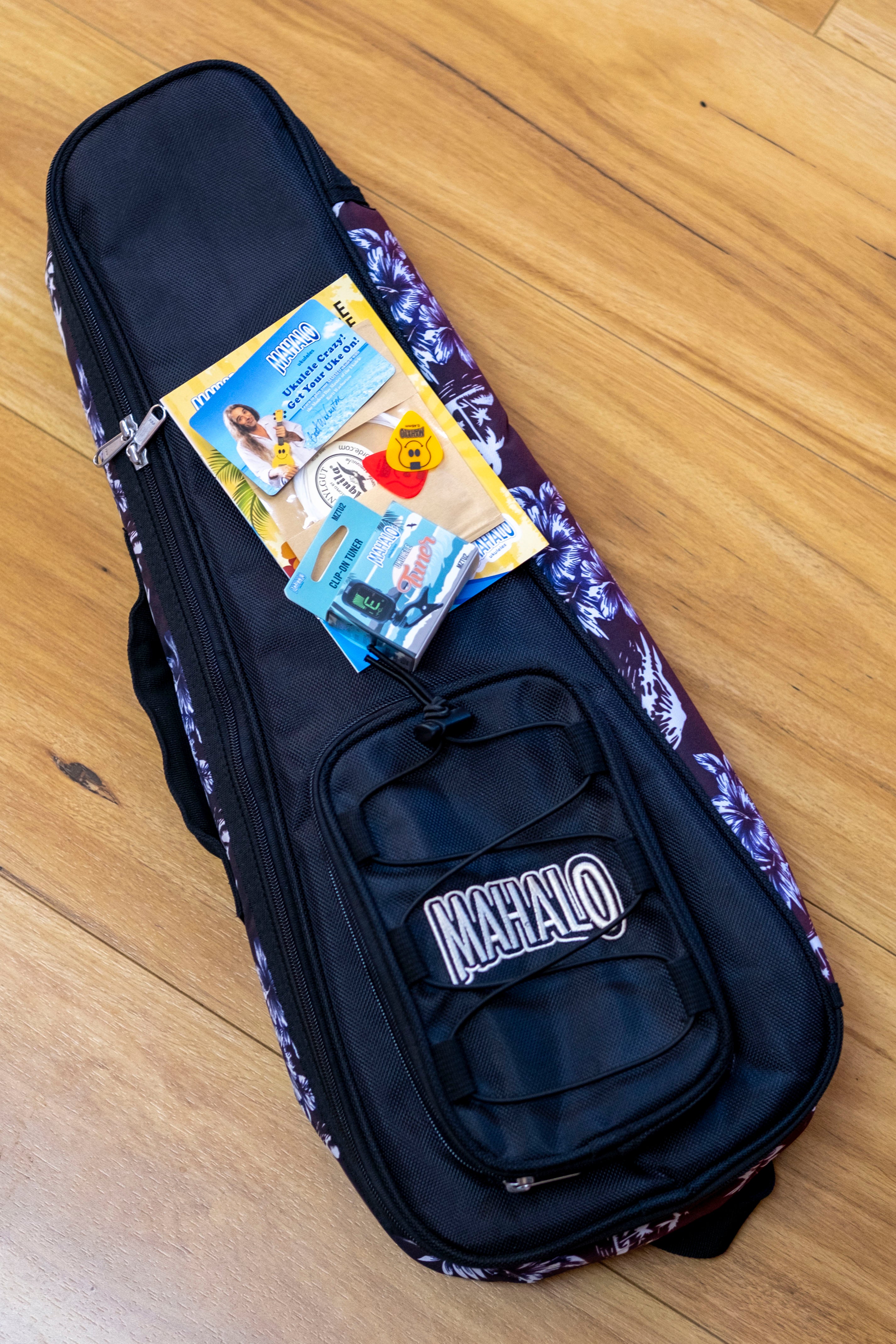 Makala by Kala Shark Soprano Ukulele with Mahalo Gig Bag and Accessories (Pre-Owned)