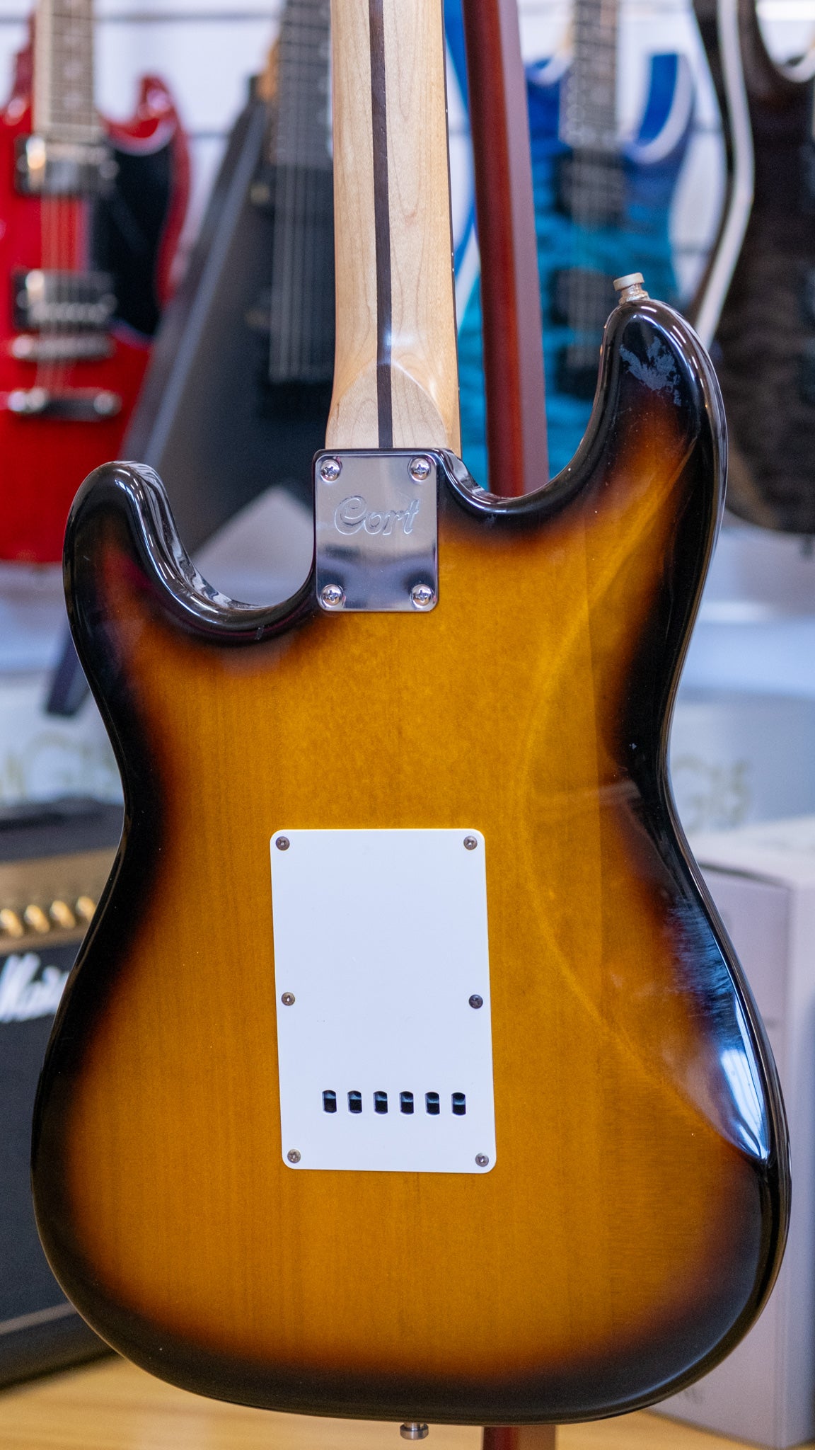 Cort G Series Electric Guitar with Hardcase (3-Tone Sunburst) (Pre-Owned)
