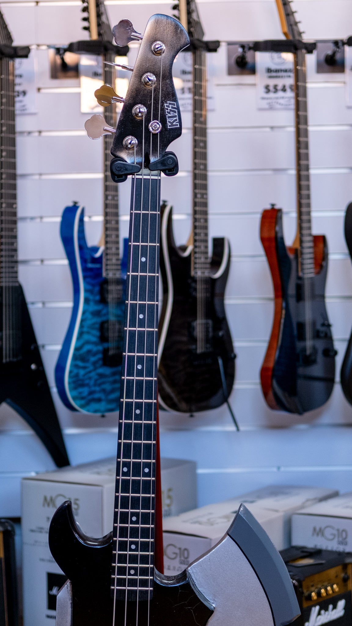 Artist 'Custom Axe' Bass Guitar (Pre-Woned)