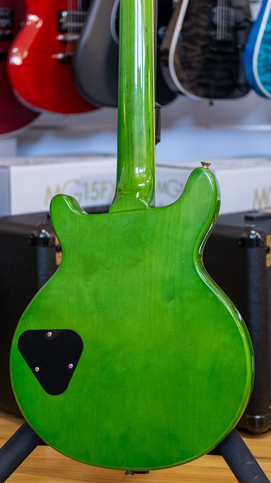 Onyx Nightshade Electric Guitar with Hardcase (Transparent Green) (Pre-Owned)