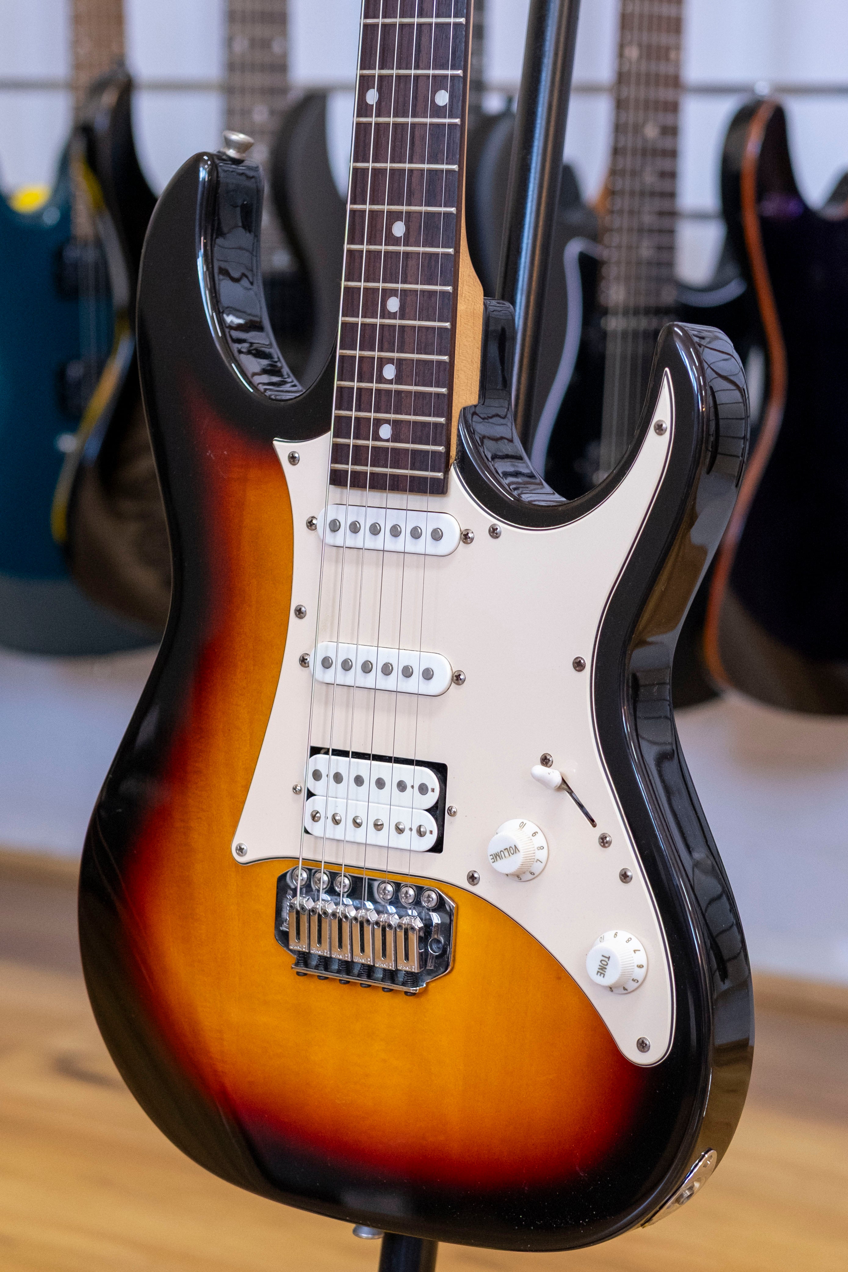 2009 Ibanez Gio Series Electric Guitar (Sunburst)