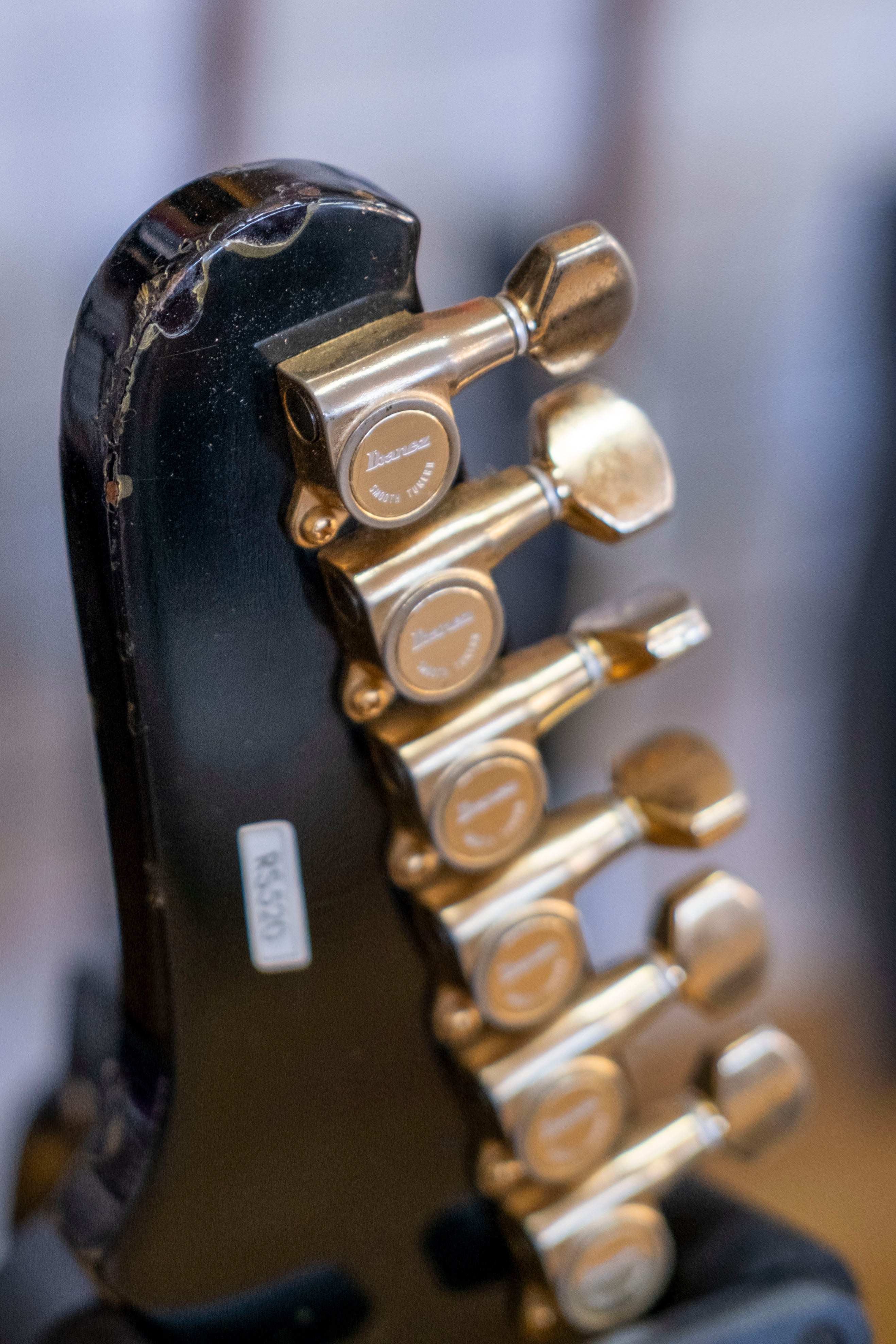 Ibanez RS520 Roadstar II Deluxe Electric Guitar (Black) (Pre-Owned, 19