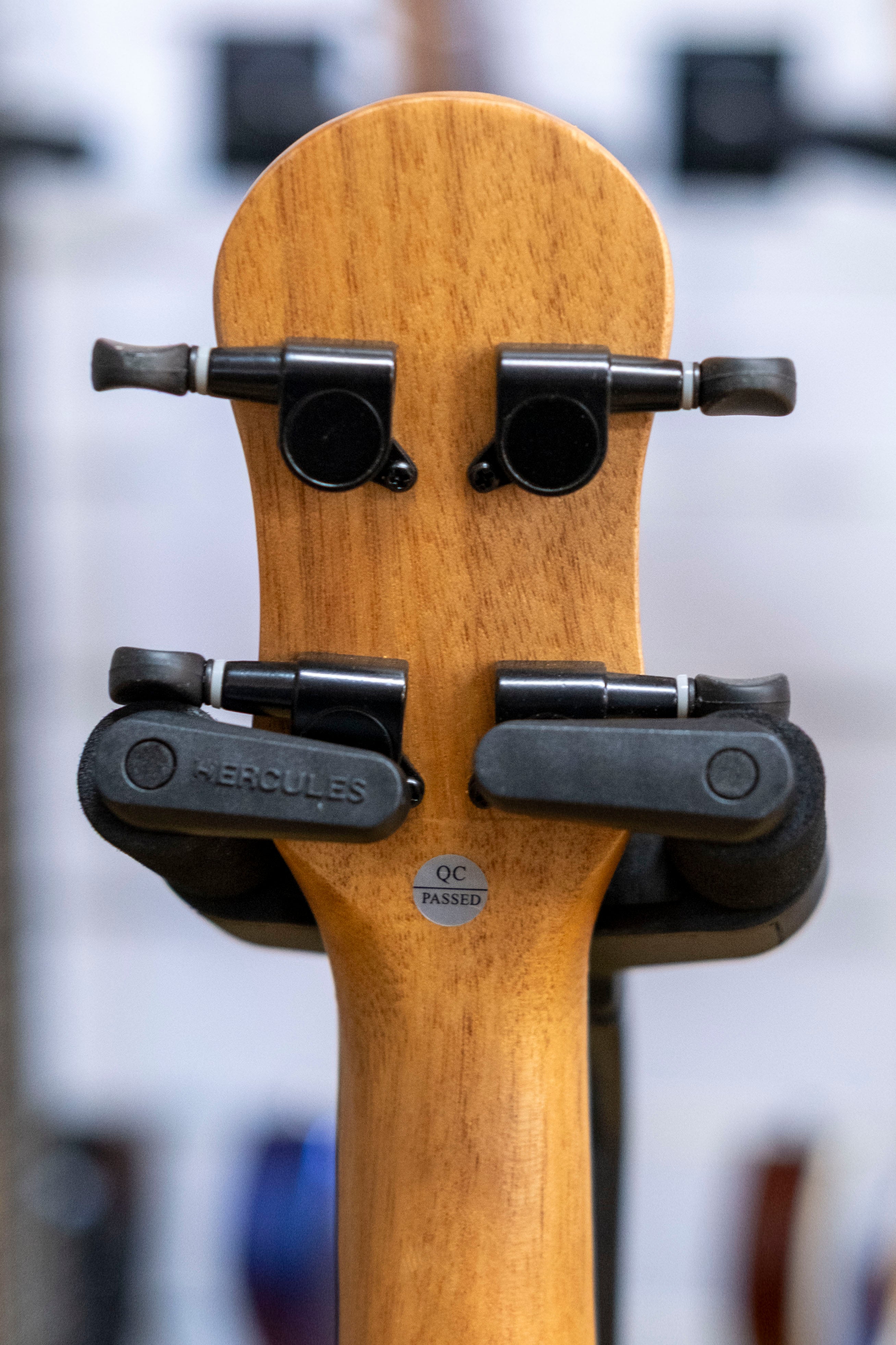 Barnes and Mullins Tenor Ukulele with Gig Bag (Spalted Maple)