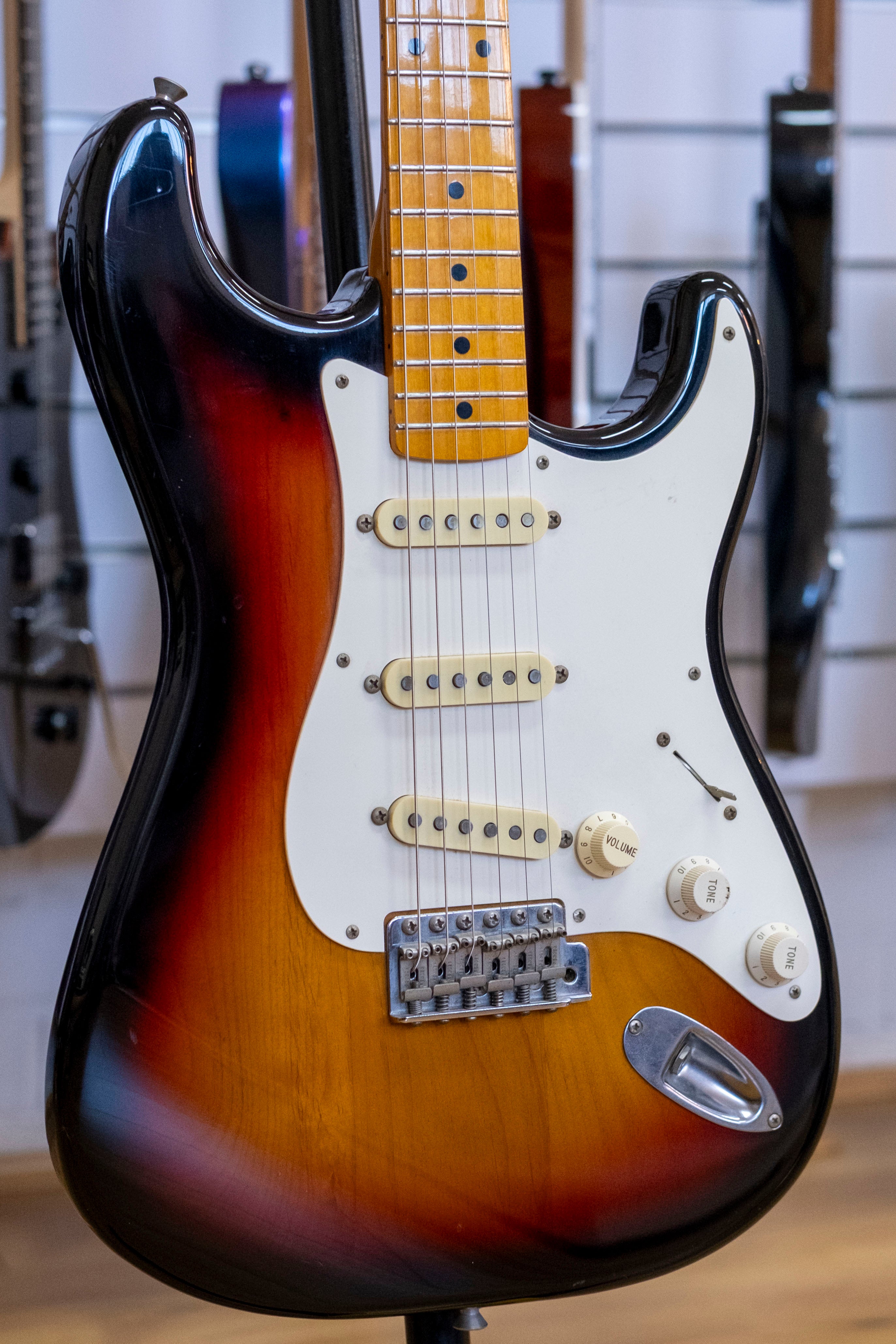 1993 Fender ST-57 '57 Reissue Electric Guitar (3-Tone Sunburst)