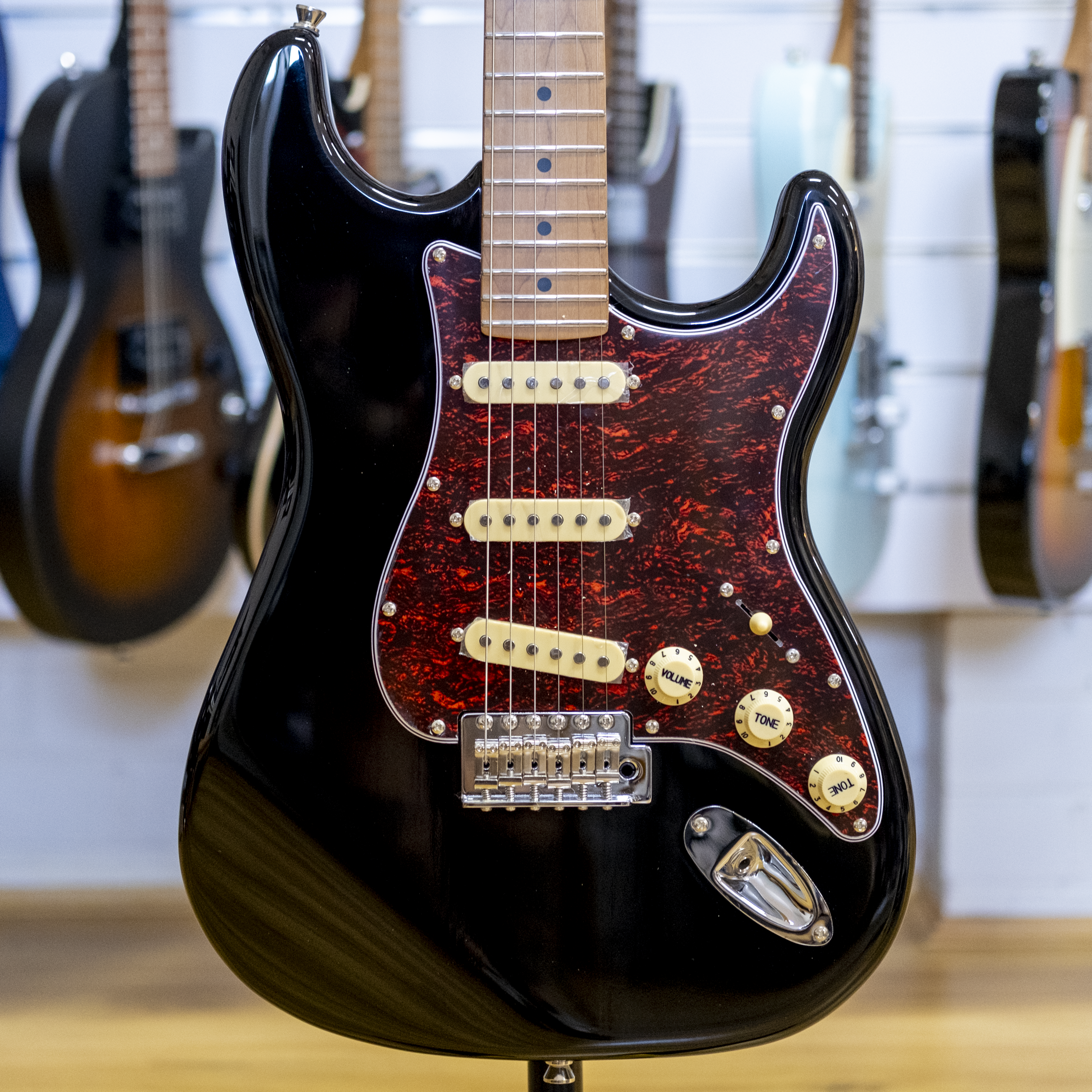 Jet JS-300 Electric Guitar (Black)