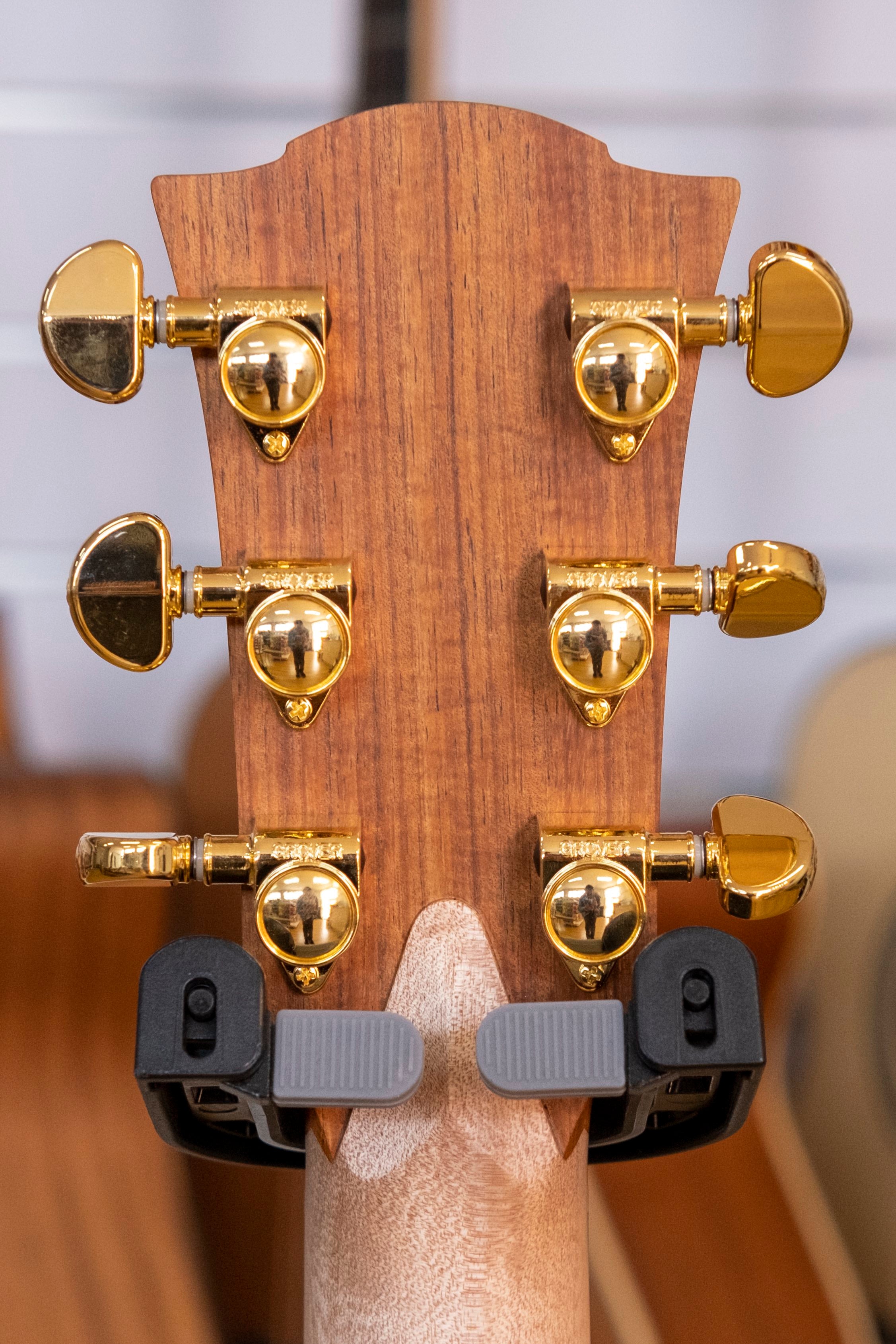 Cole Clark FL2EC Acoustic Electric Guitar with Hardcase (Bunya / Silky Oak)
