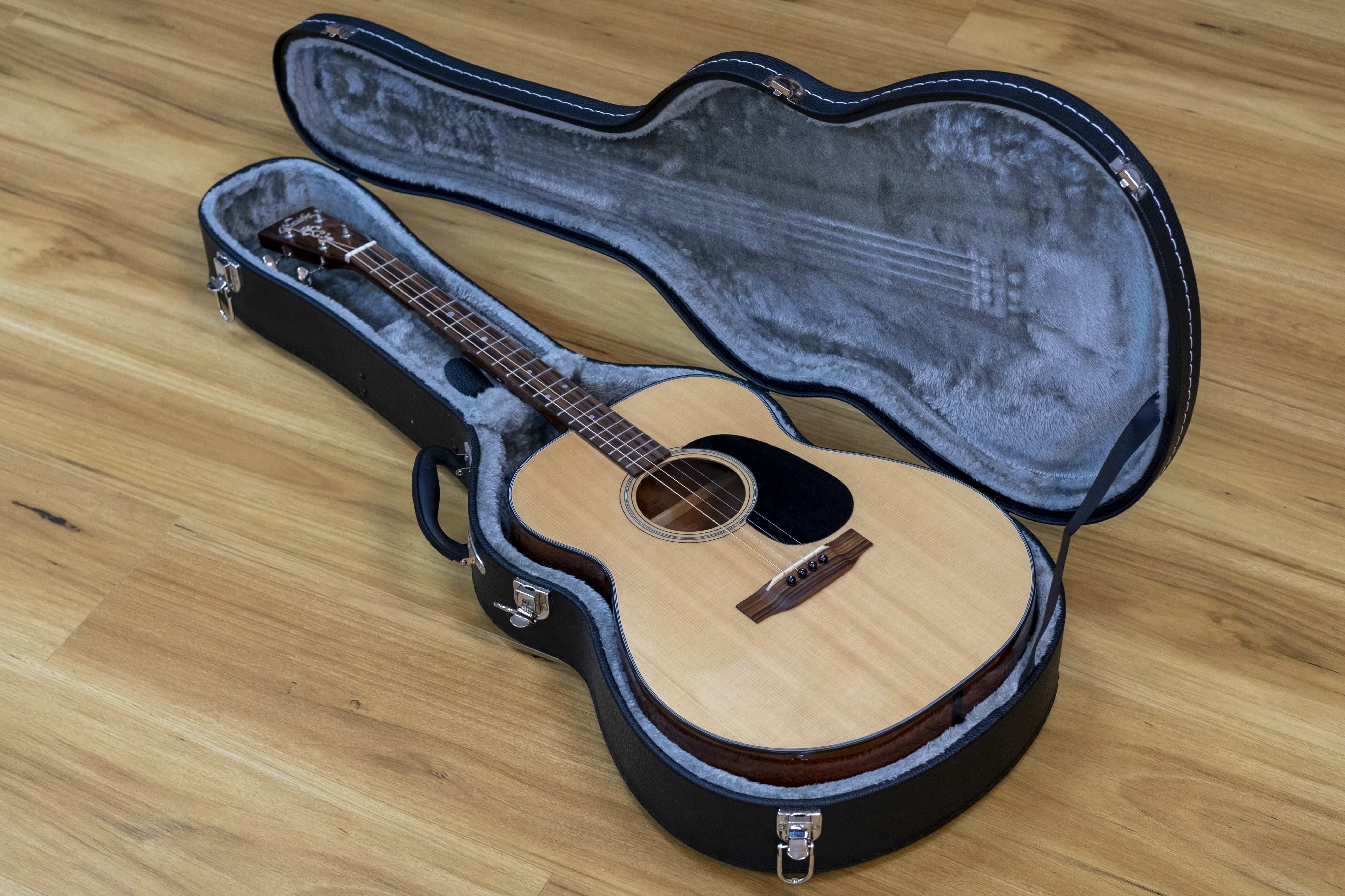 Blueridge BR-40T Tenor Guitar with Hardcase