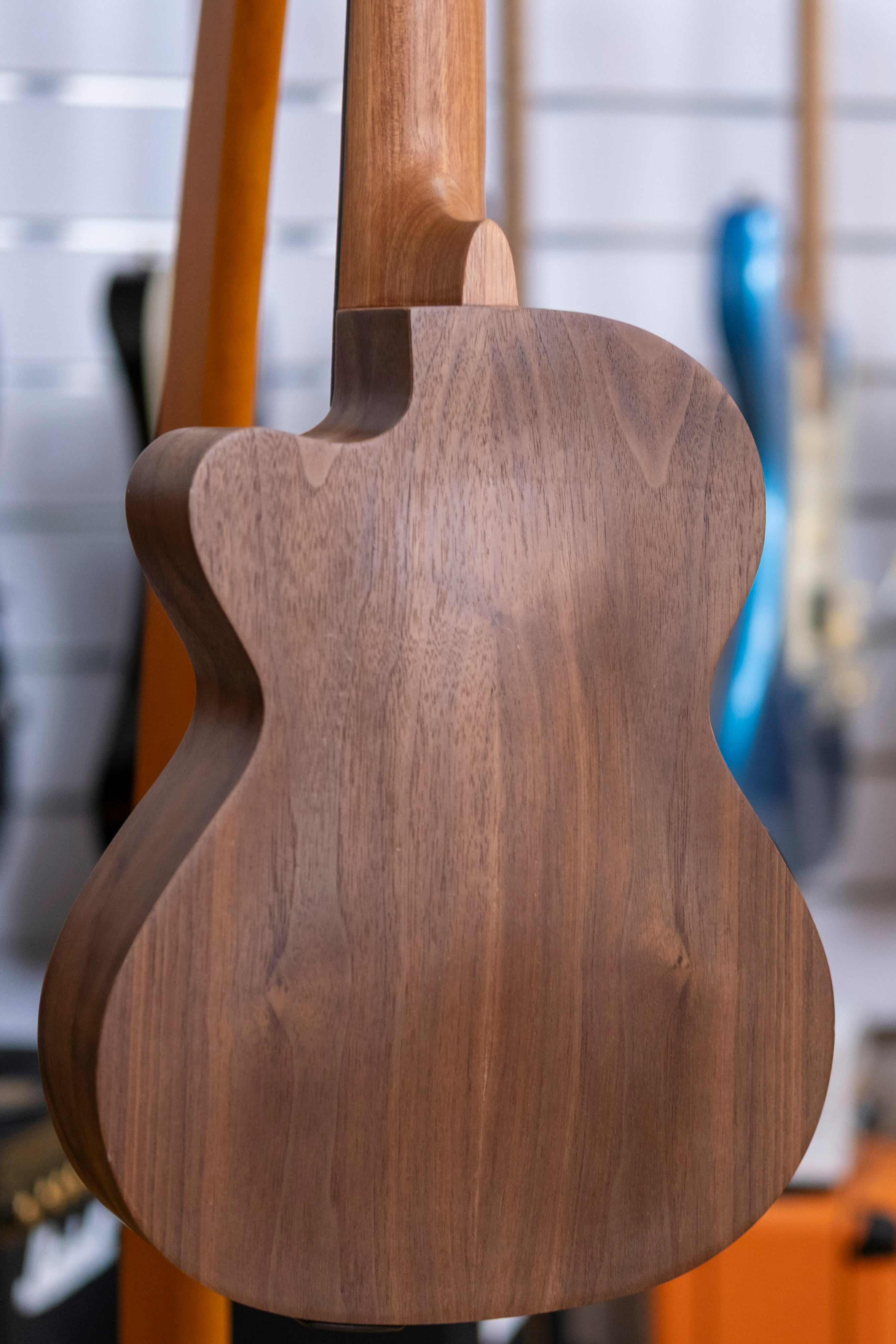 Tanglewood Tiare Series Electric Tenor Ukulele with Bag (Pacific Walnut)