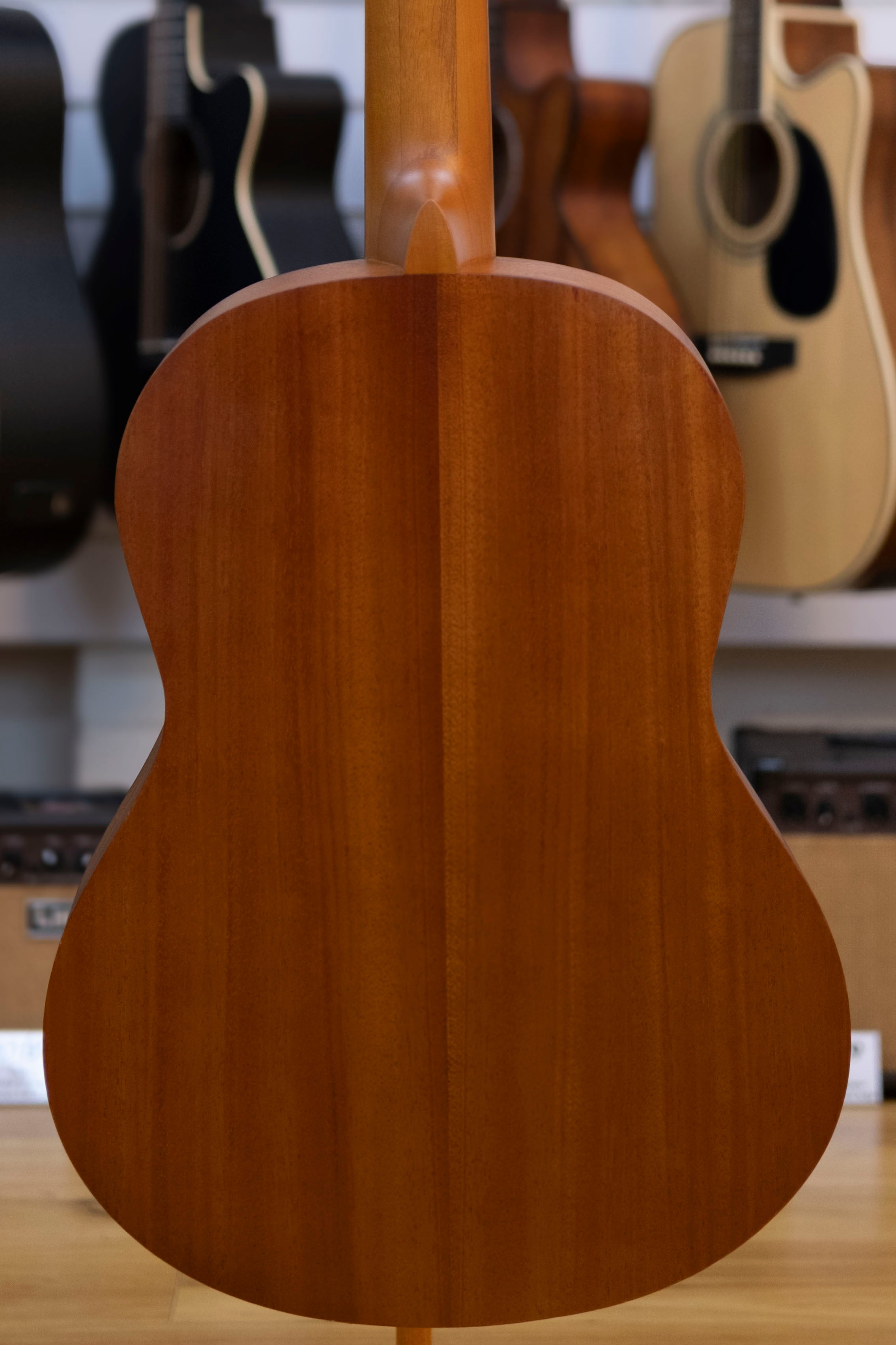 Valencia 200 Series 4/4 Size Nylon String Classical Guitar (Antique Natural)