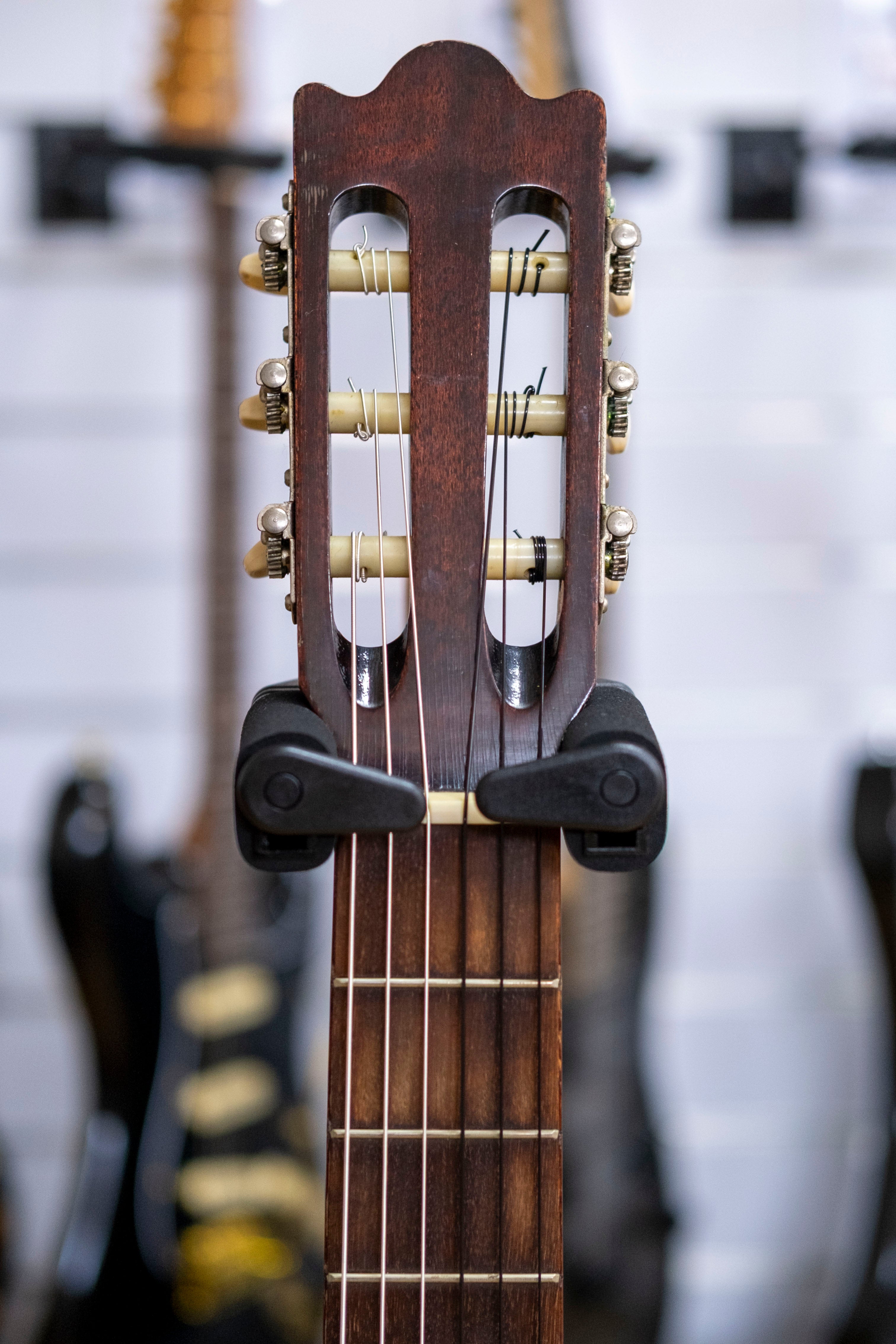 1967 Yairi No.250 Classical Guitar with Hardcase