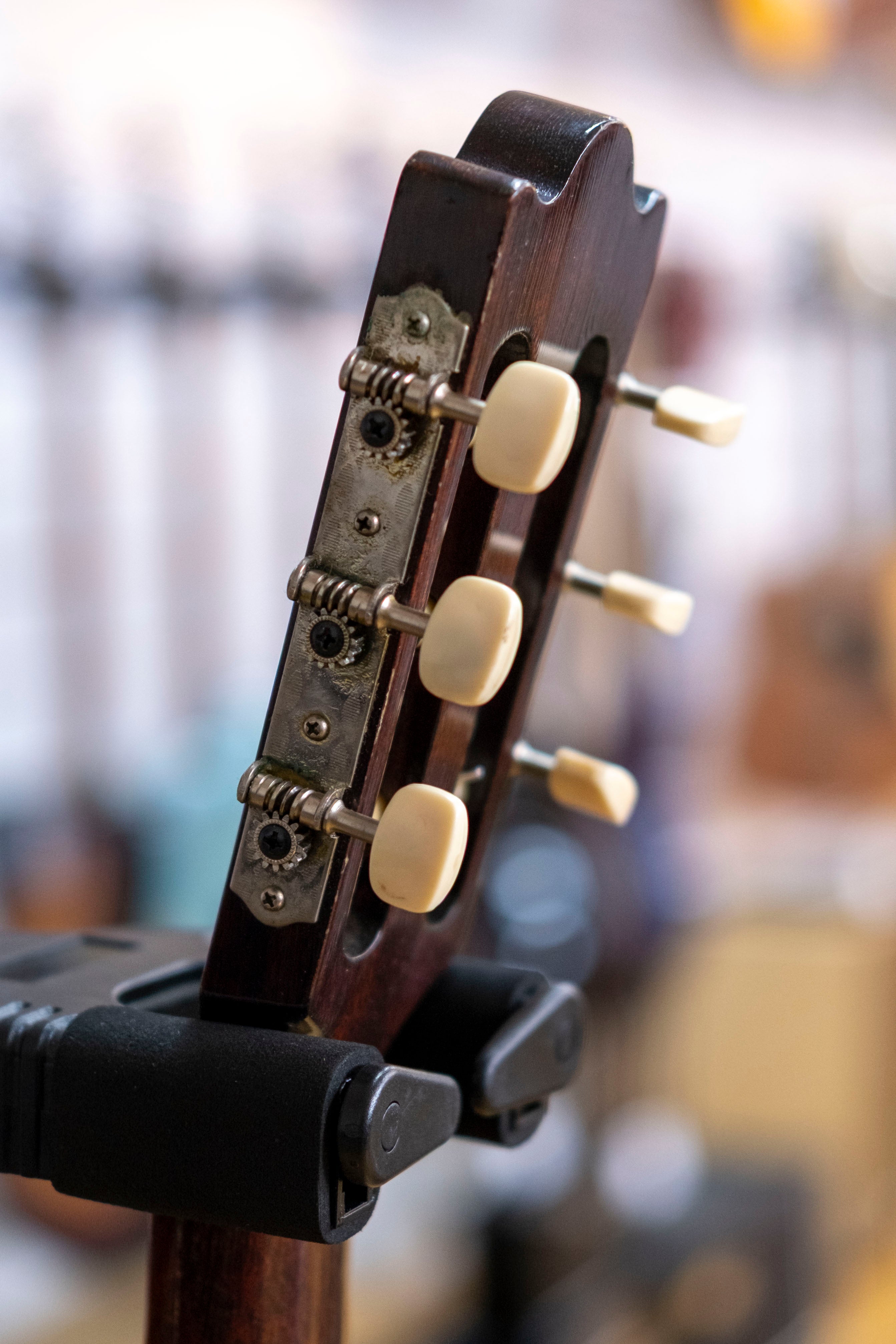 1967 Yairi No.250 Classical Guitar with Hardcase