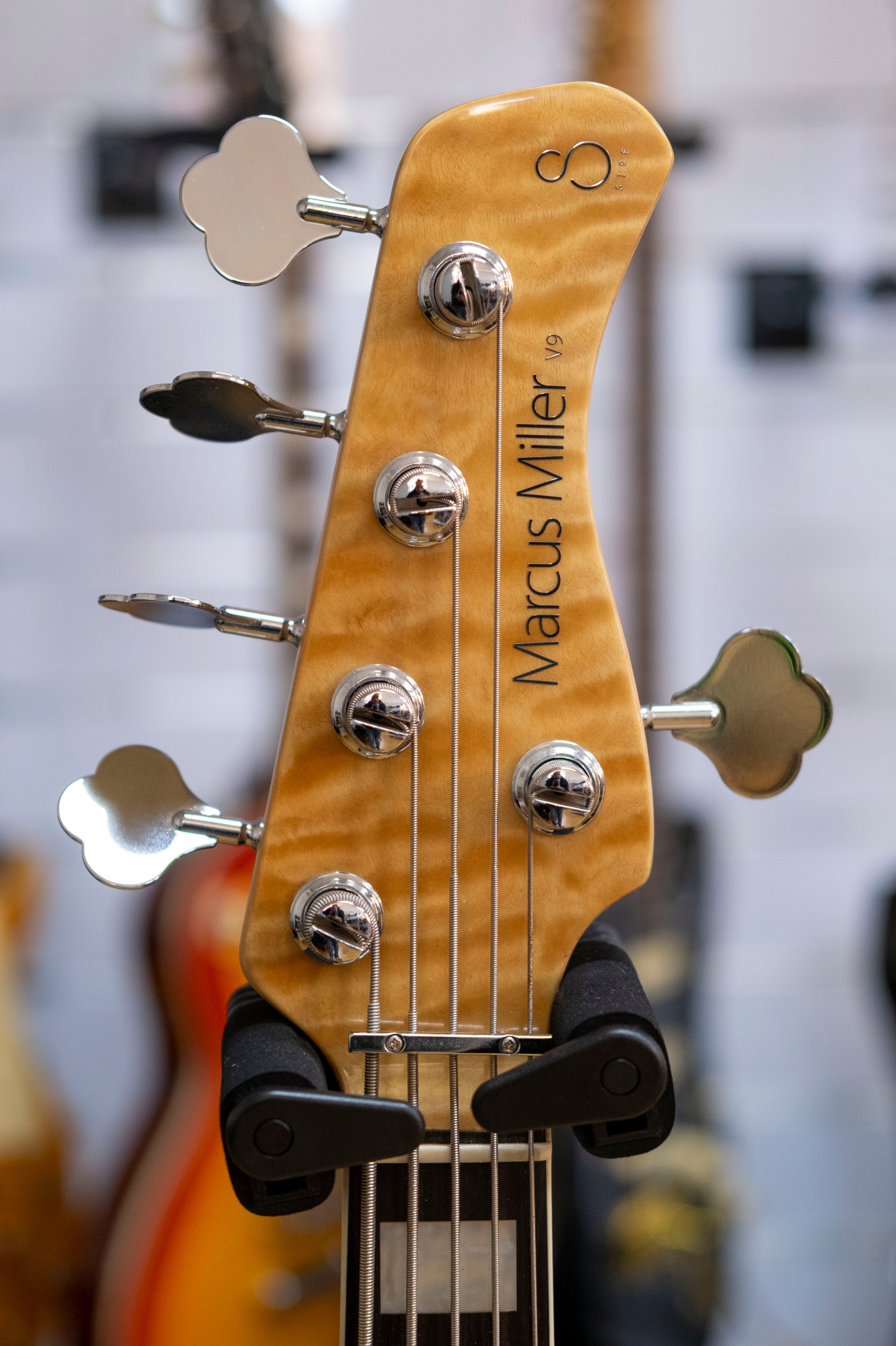 Sire Marcus Miller V9 2nd Generation 5-String Bass Guitar (Natural) (Pre-Owned)