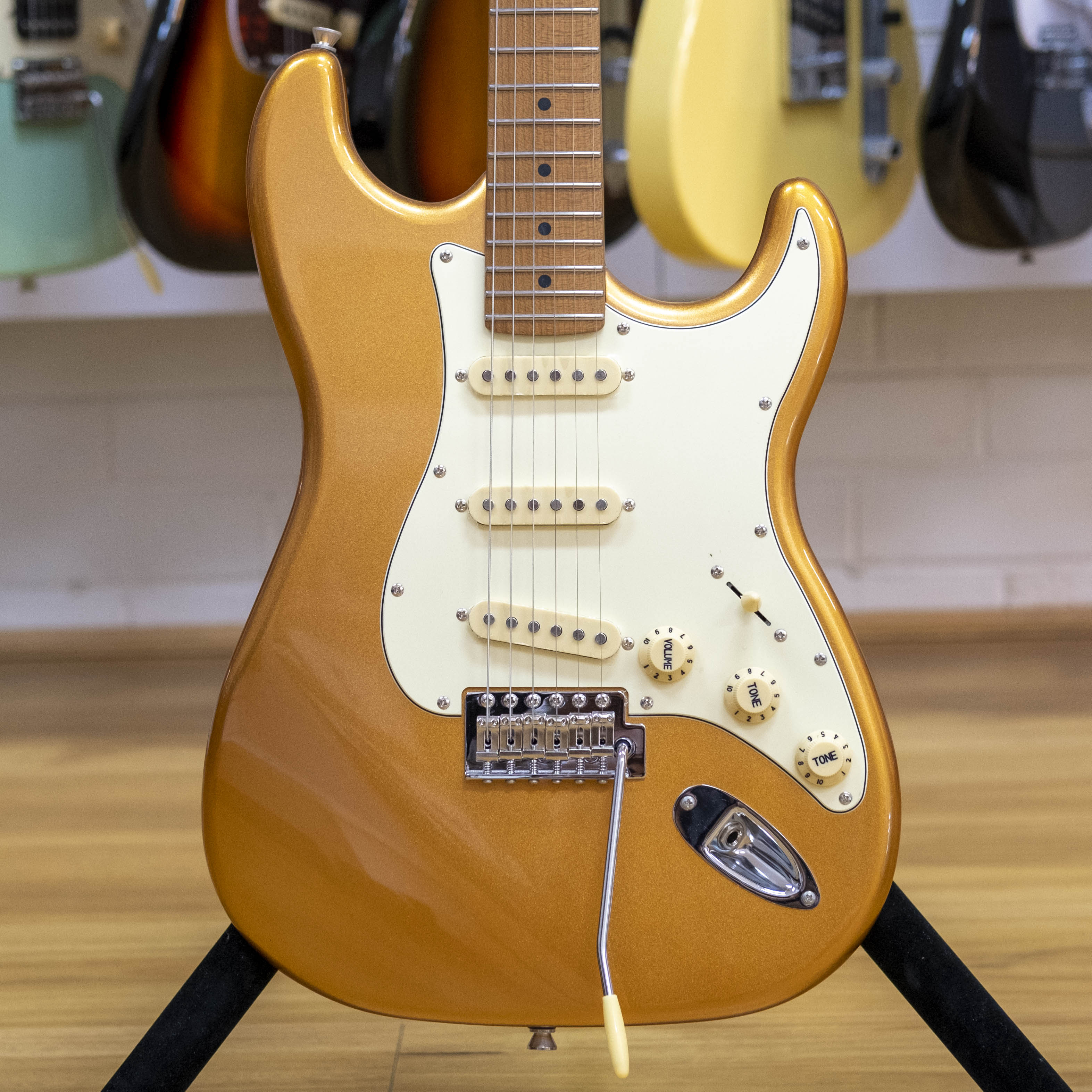Jet Guitars JS-300 Electric Guitar (Gold)