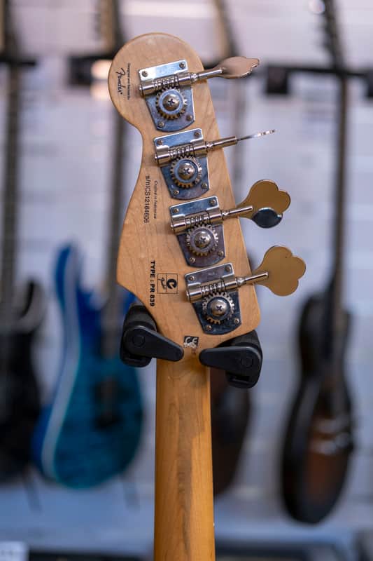 Squier Deluxe Jazz Bass Guitar (3-Tone Sunburst) (Pre-Owned)